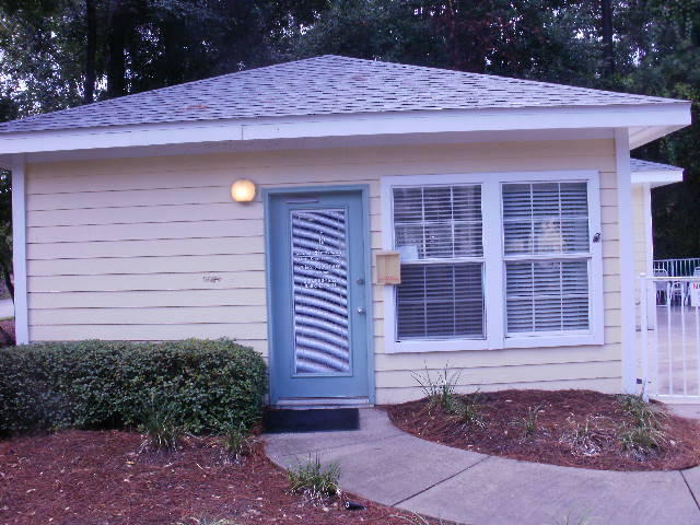This is a 3rd floor unit. A great investment opportunity or a prime location to have a condo in the Destin Area close to the beach from a comparitive point of view. Unit has 9 ft ceilings and a large laundry room. All appliances included. This unit is in the heart of the shopping district and very close to the hospital.