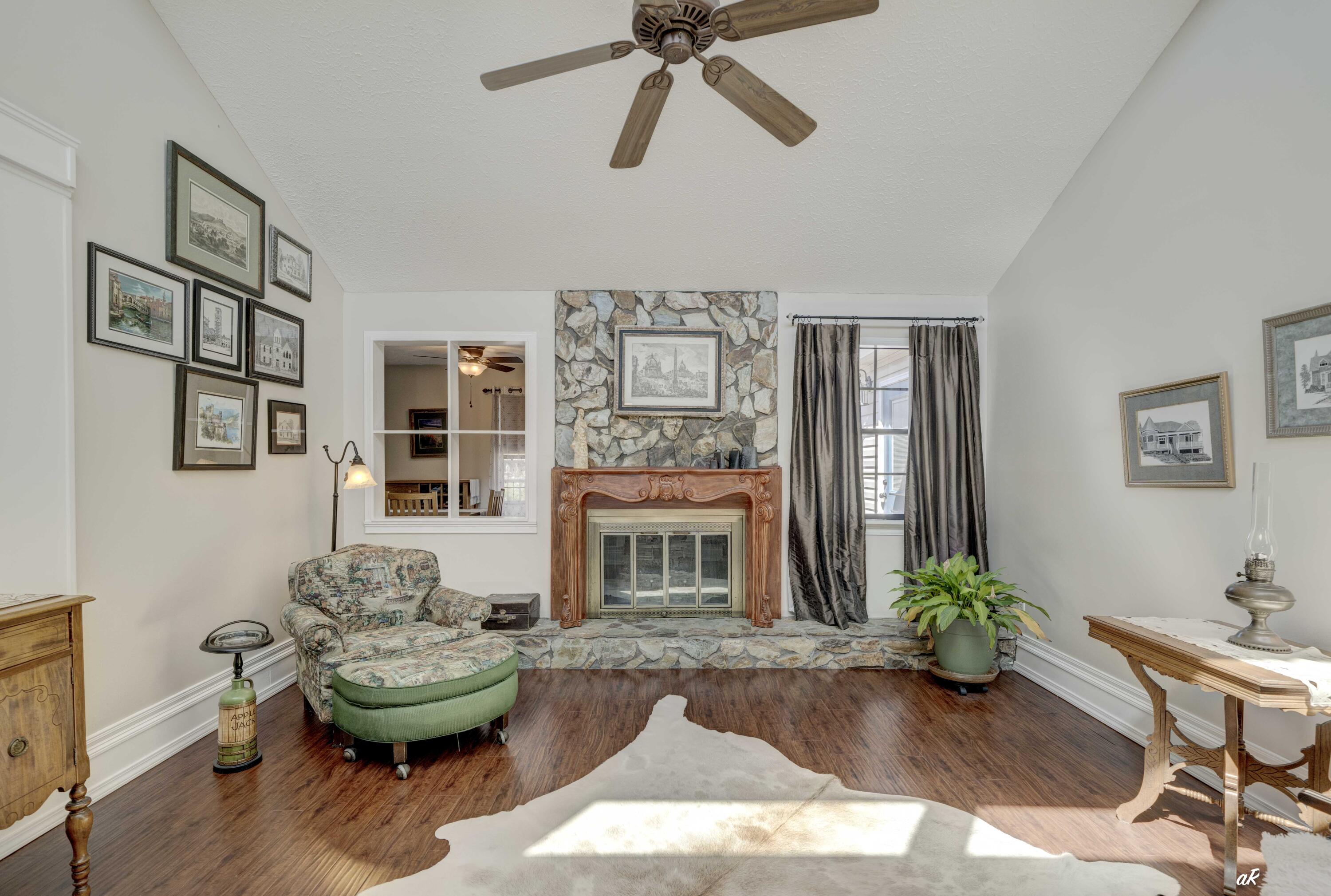 GLEN FOREST REPLAT - Residential
