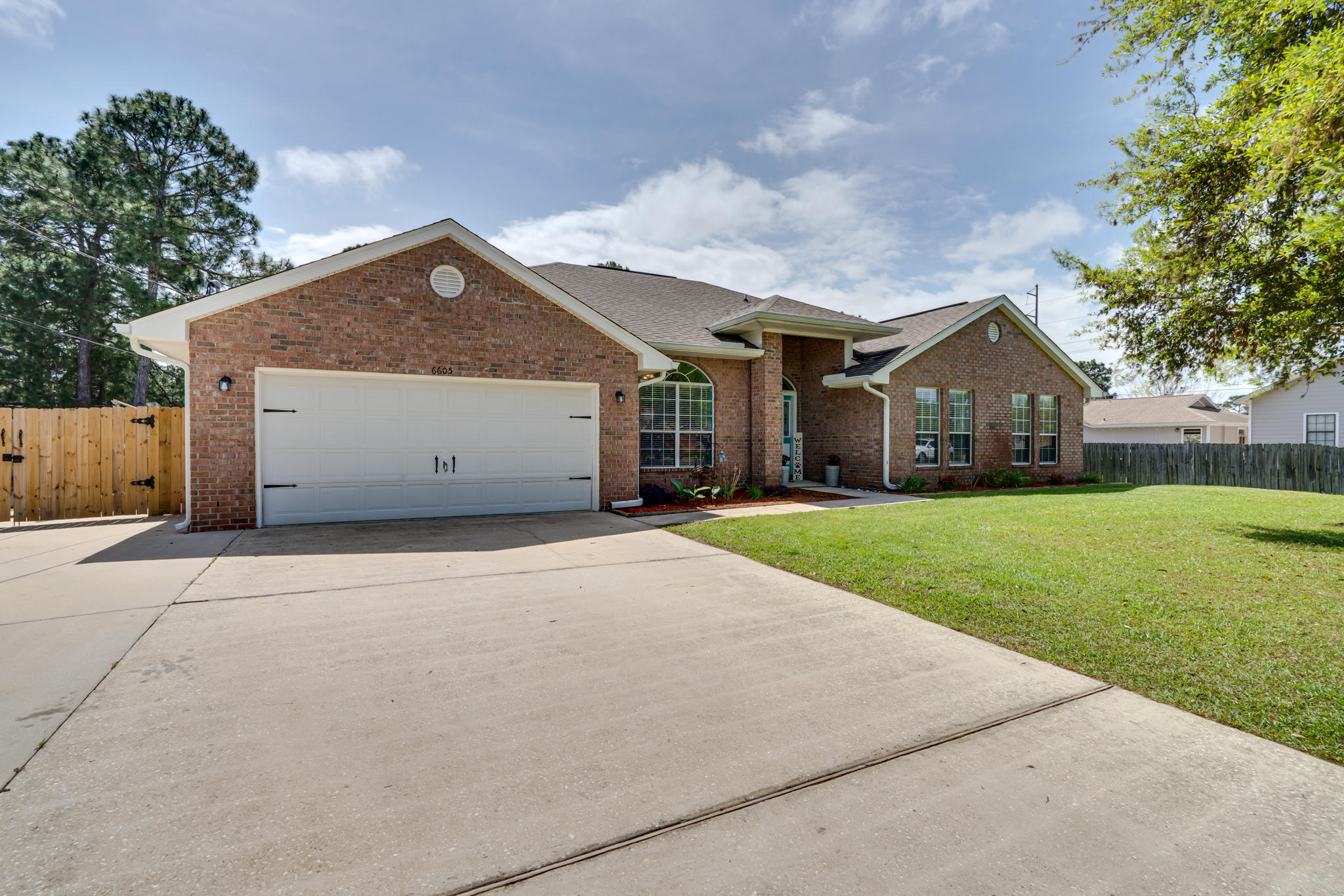 HOLLEY BY THE SEA - Residential