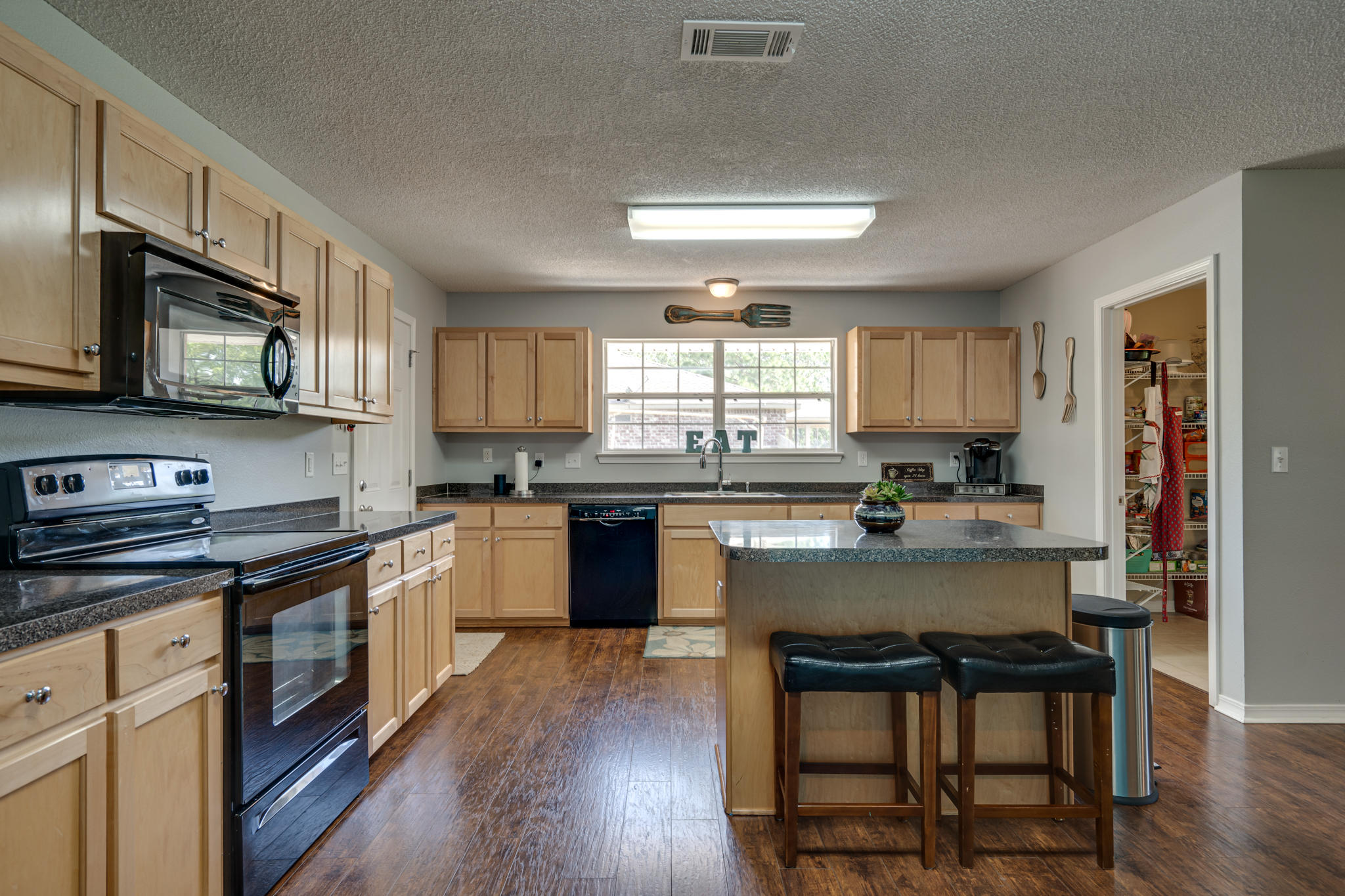 HOLLEY BY THE SEA - Residential