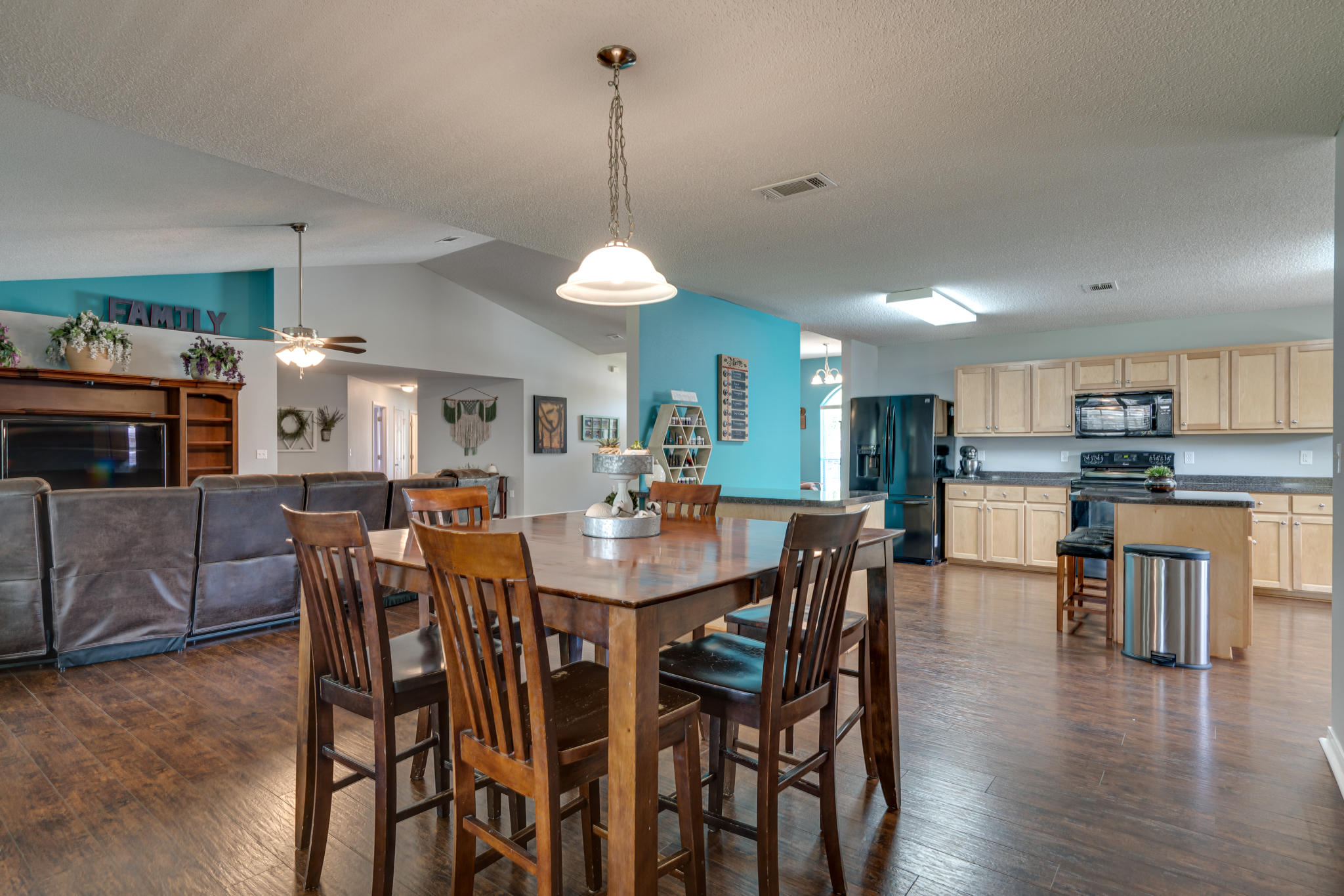 HOLLEY BY THE SEA - Residential