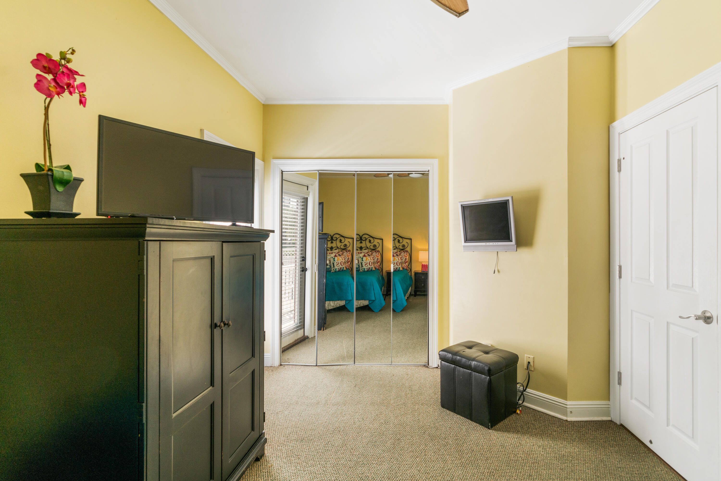 Courtyard at Crystal Beach - Residential