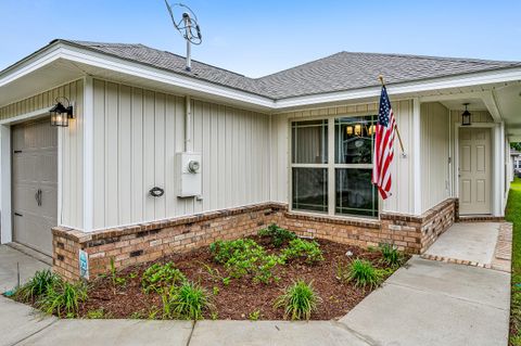 A home in DeFuniak Springs