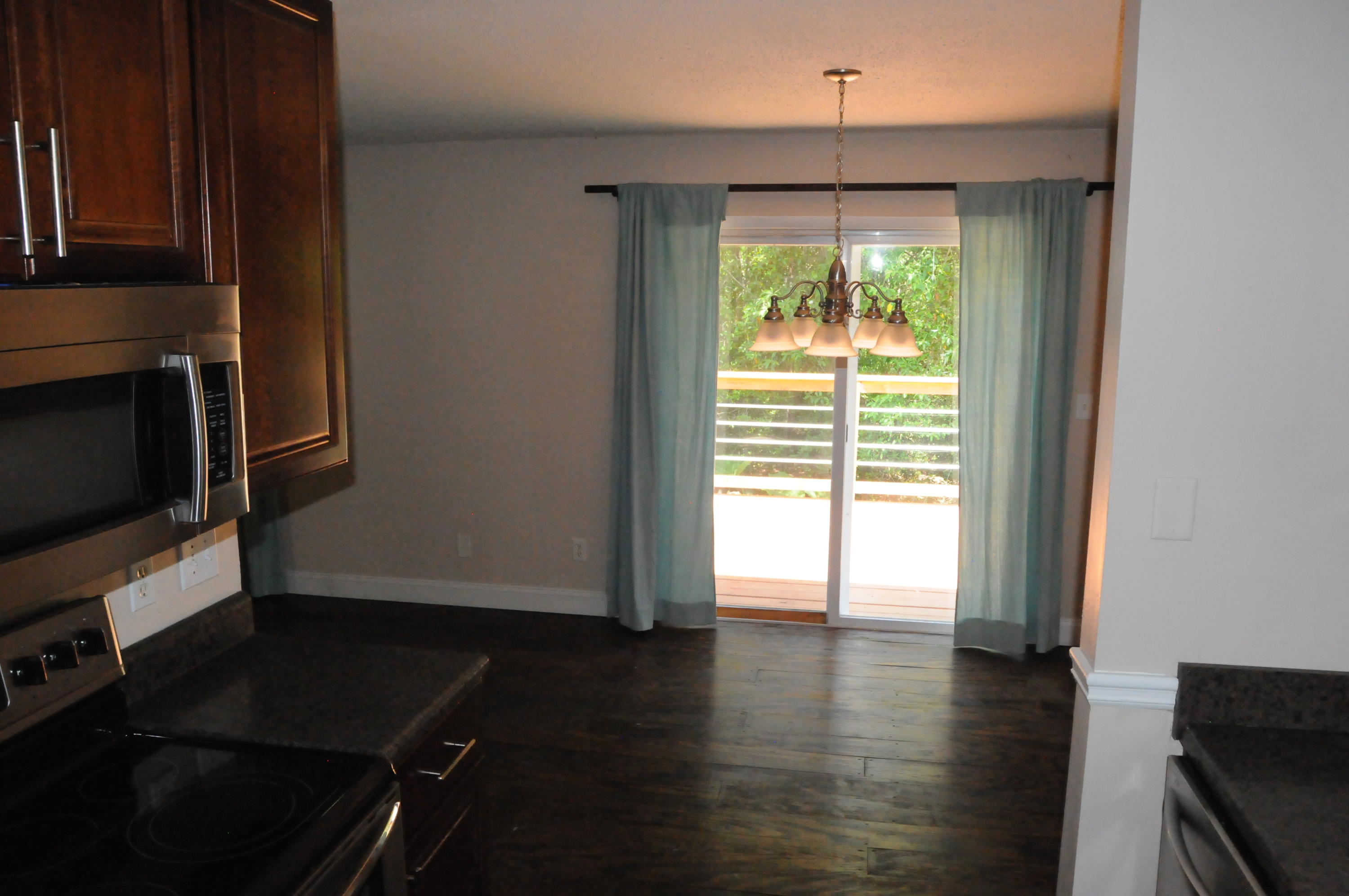 CREEKSIDE - Residential