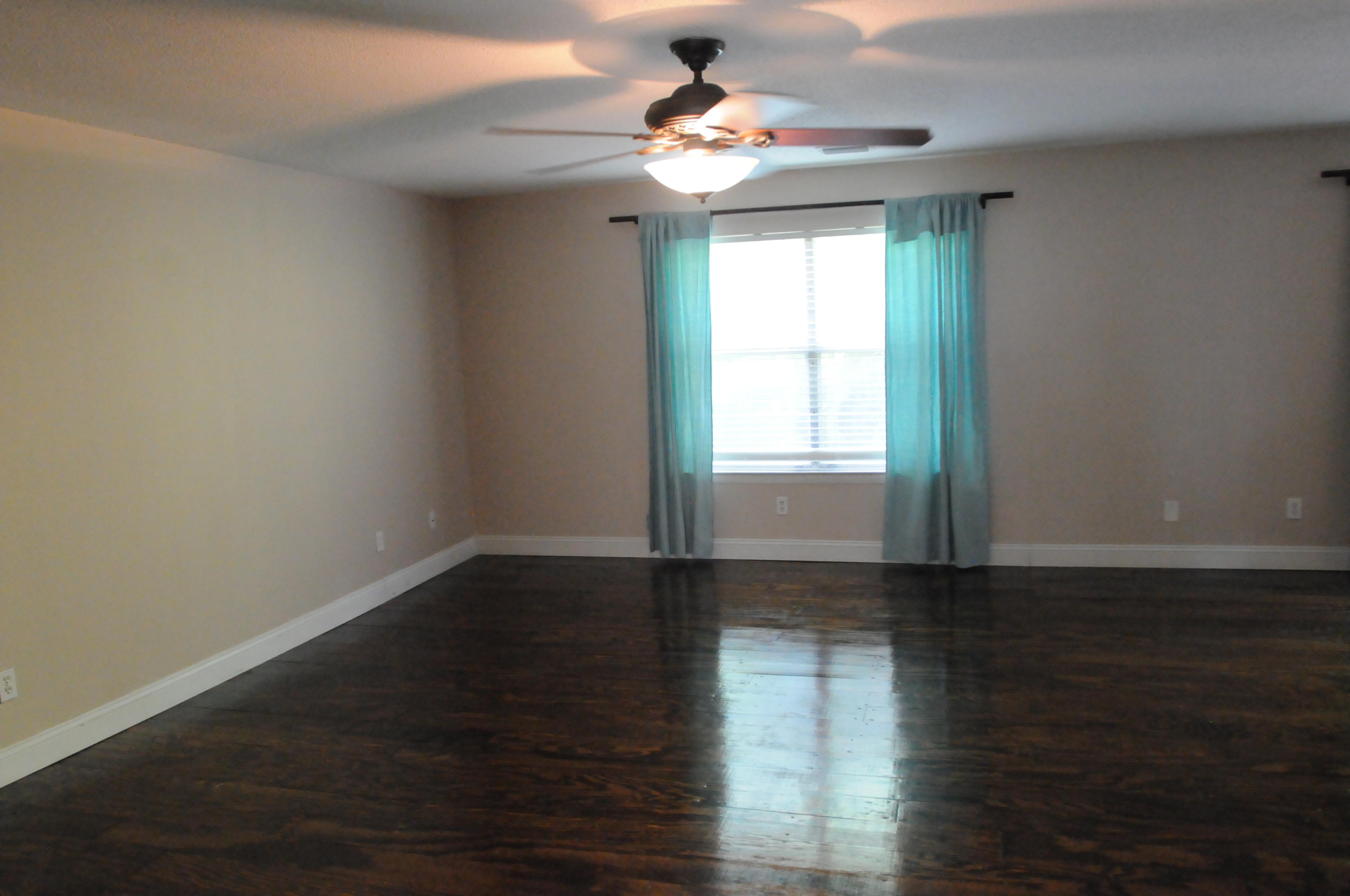 CREEKSIDE - Residential