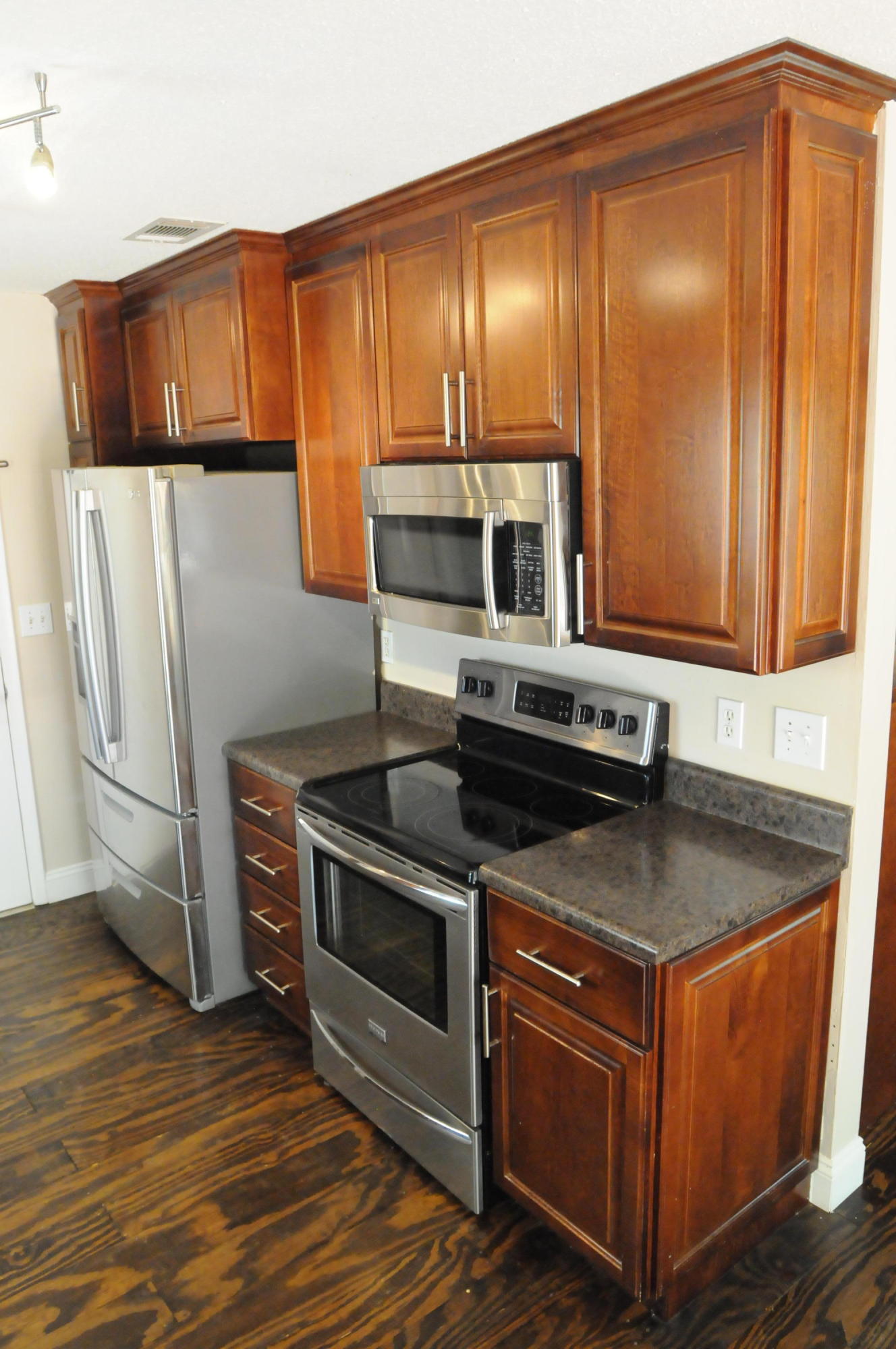 CREEKSIDE - Residential