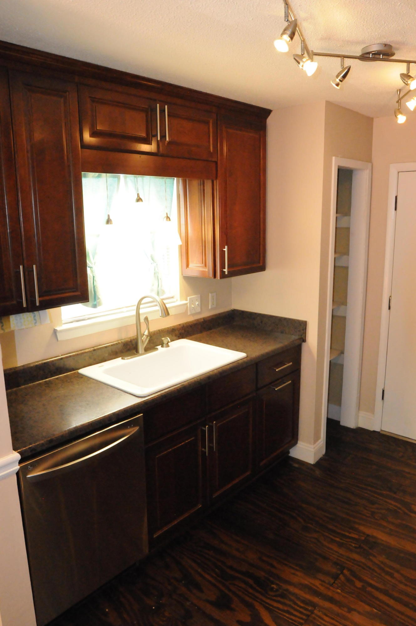 CREEKSIDE - Residential