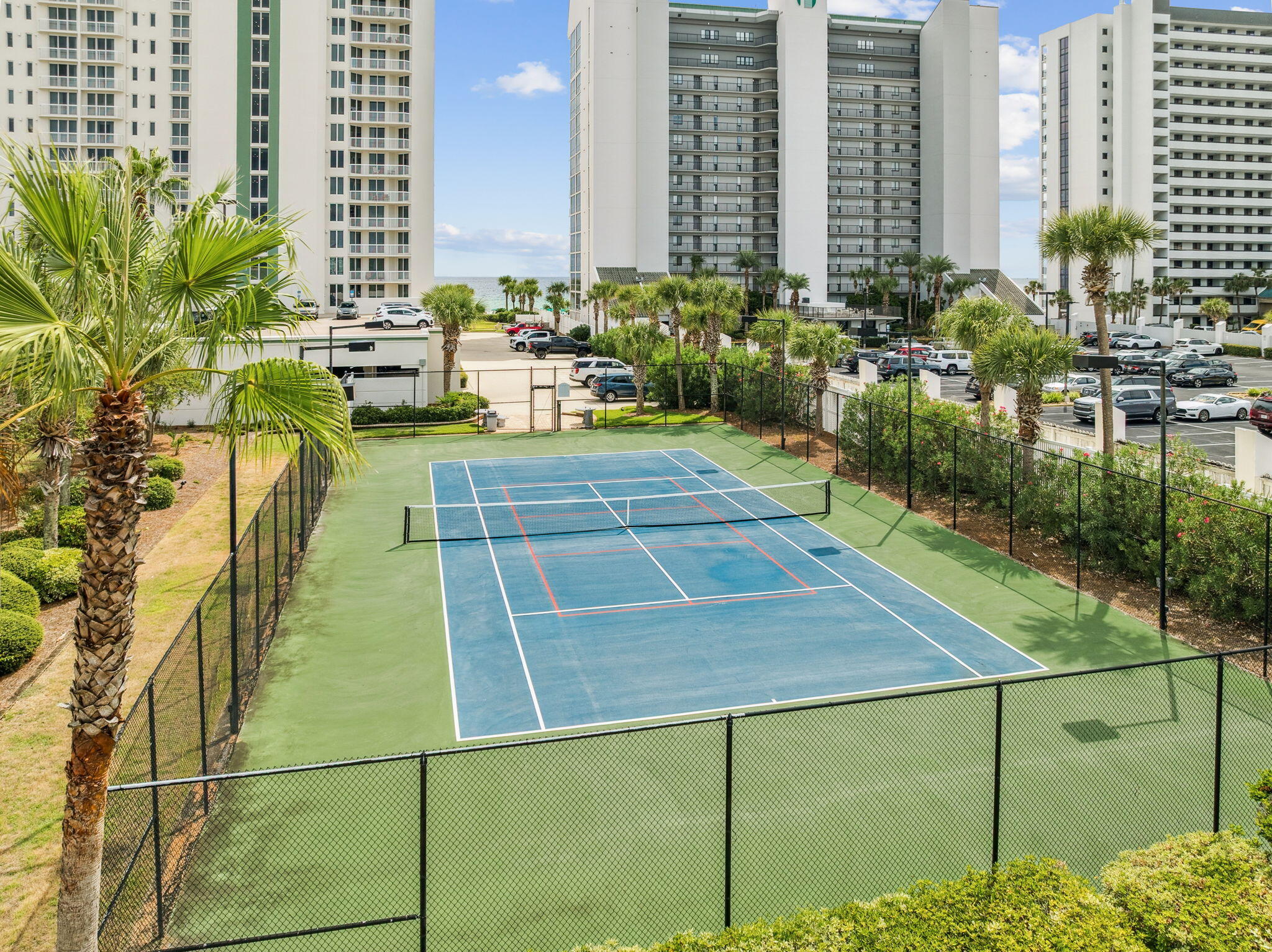SILVER BEACH TOWERS - Residential