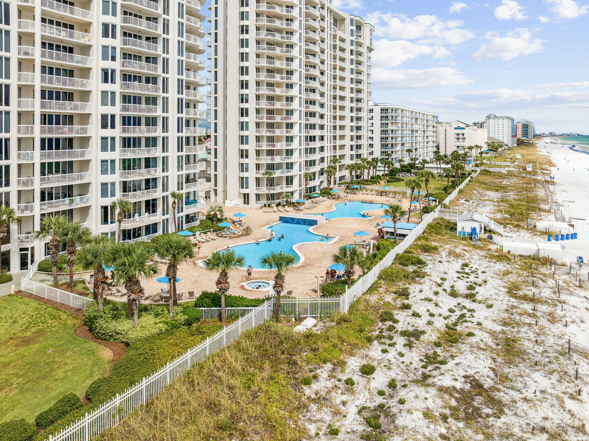 SILVER BEACH TOWERS - Residential