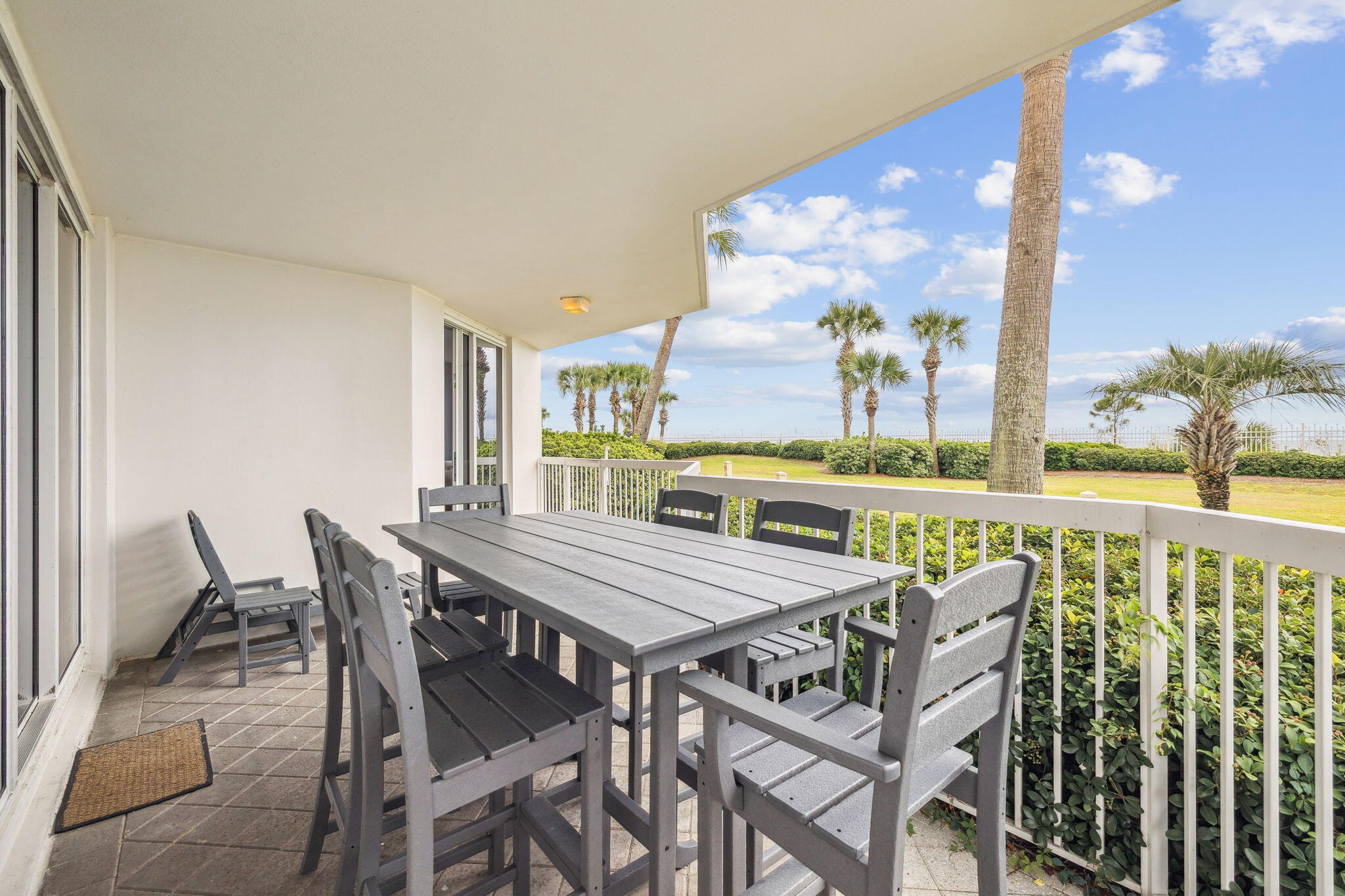 SILVER BEACH TOWERS - Residential