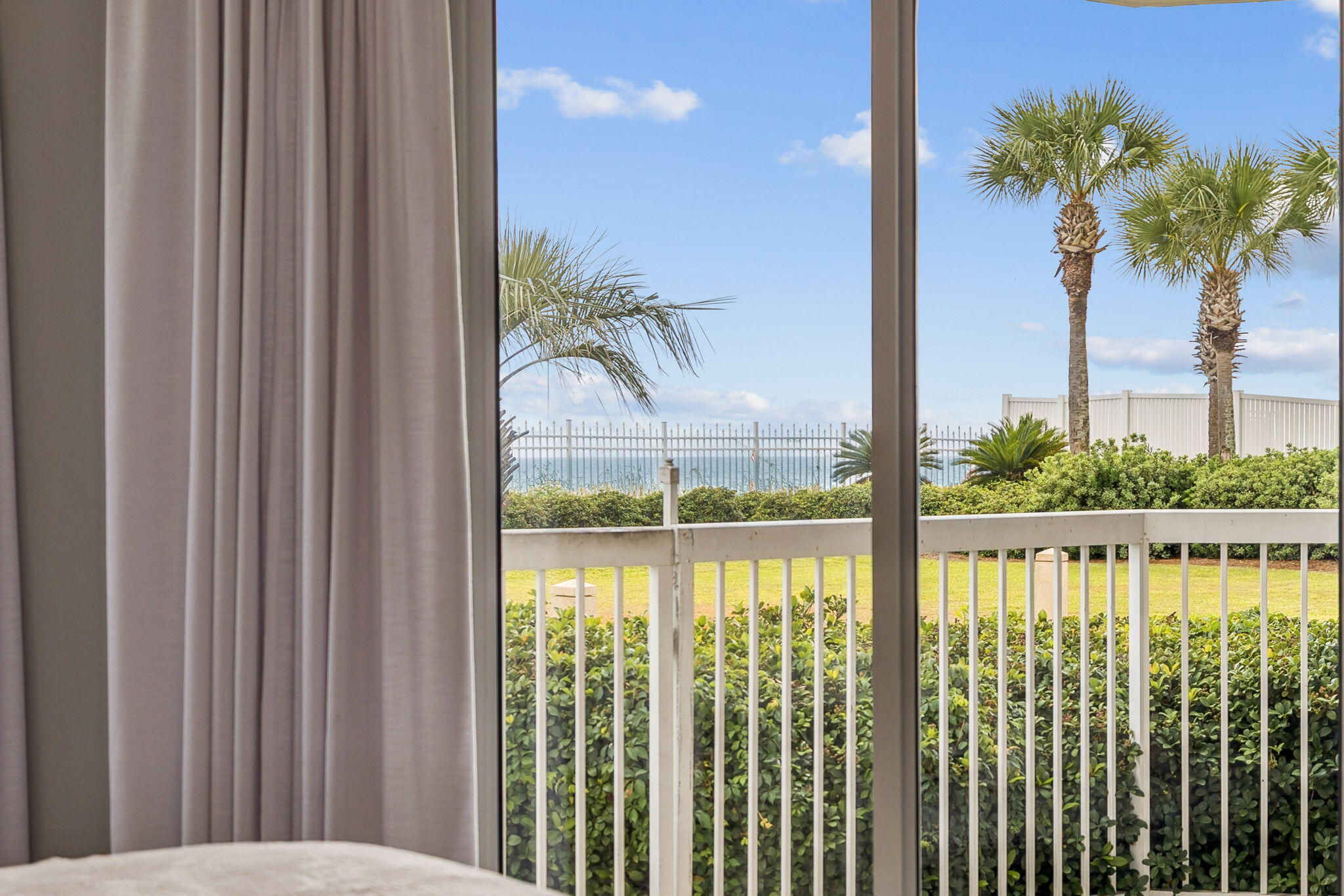 SILVER BEACH TOWERS - Residential