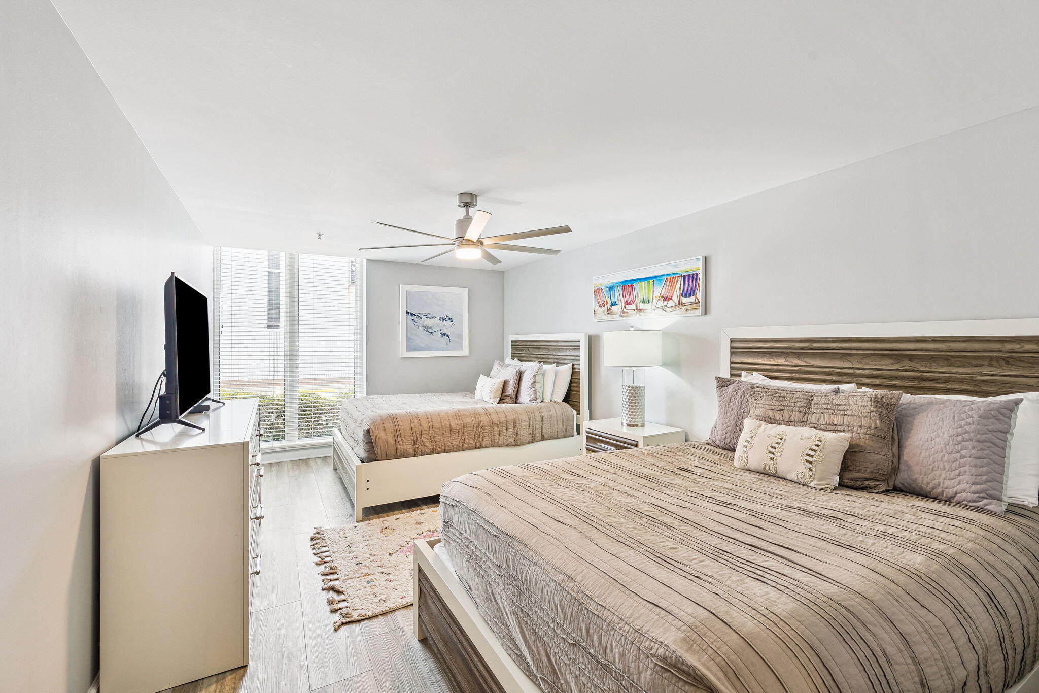 SILVER BEACH TOWERS - Residential