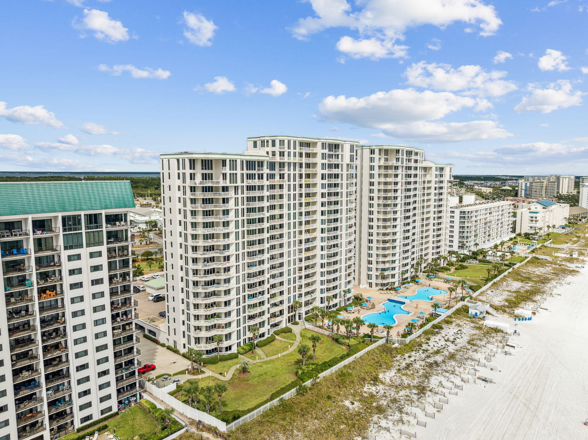 SILVER BEACH TOWERS - Residential