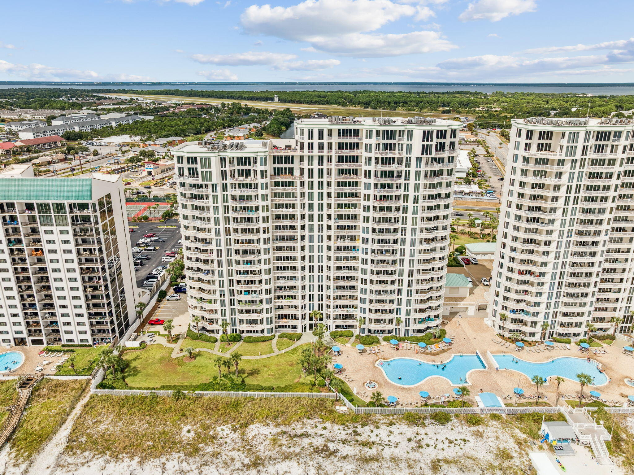 SILVER BEACH TOWERS - Residential
