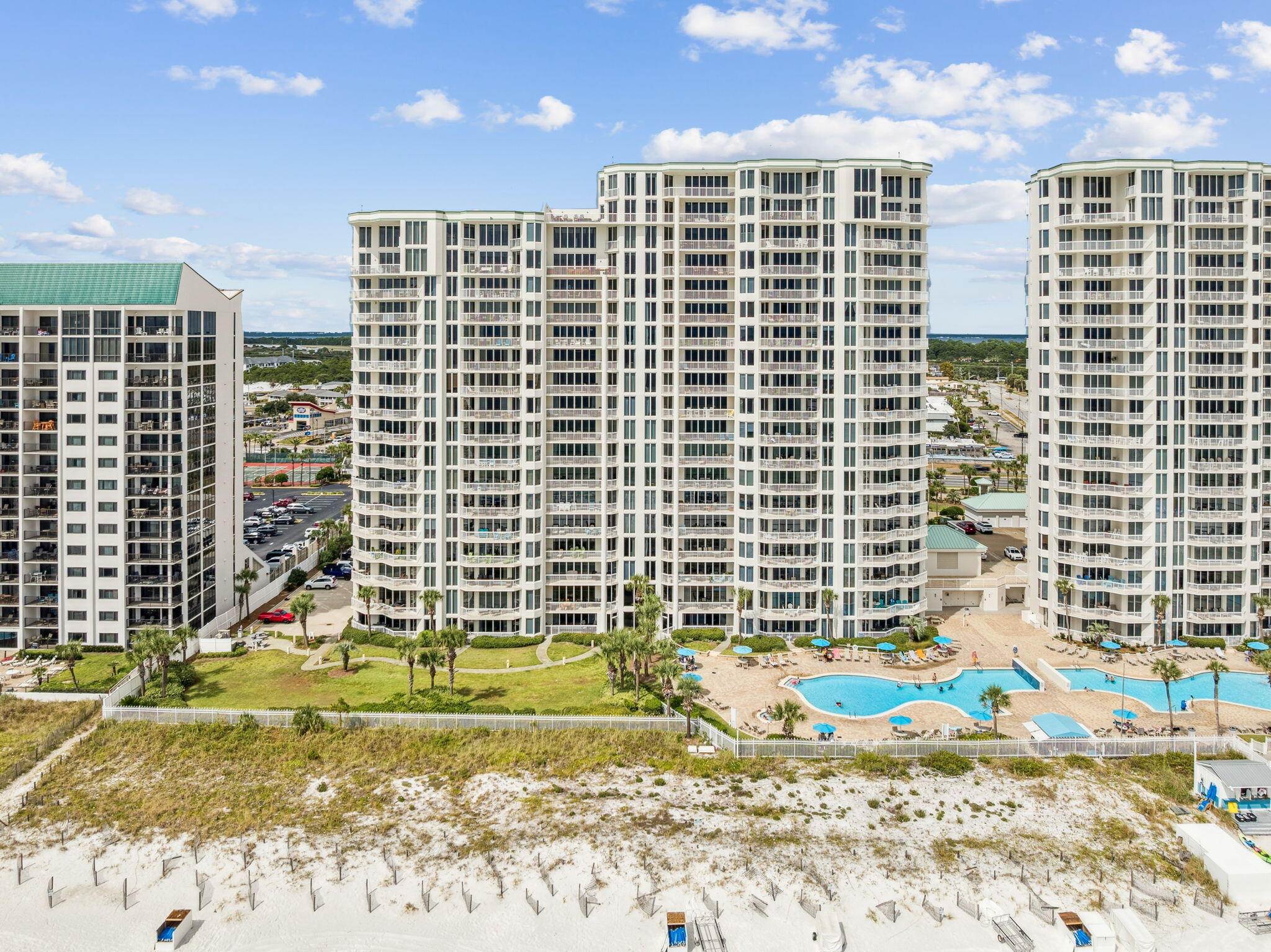 SILVER BEACH TOWERS - Residential