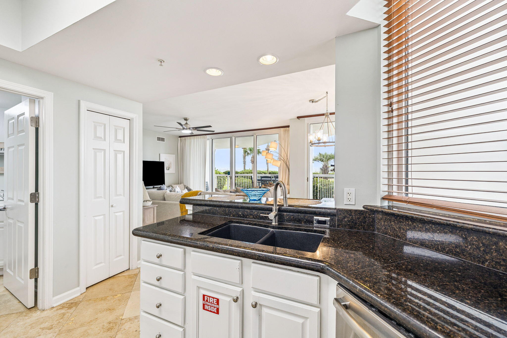 SILVER BEACH TOWERS - Residential