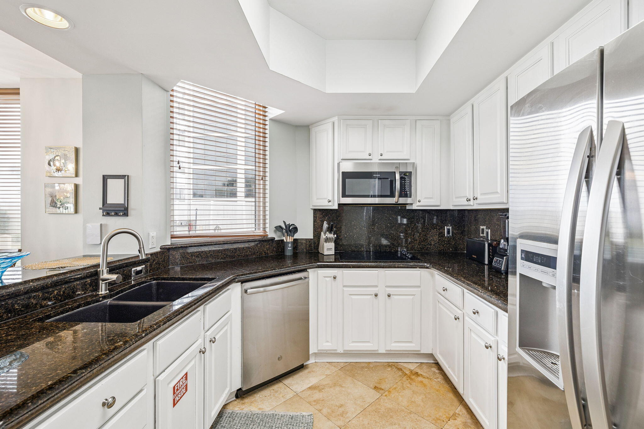 SILVER BEACH TOWERS - Residential