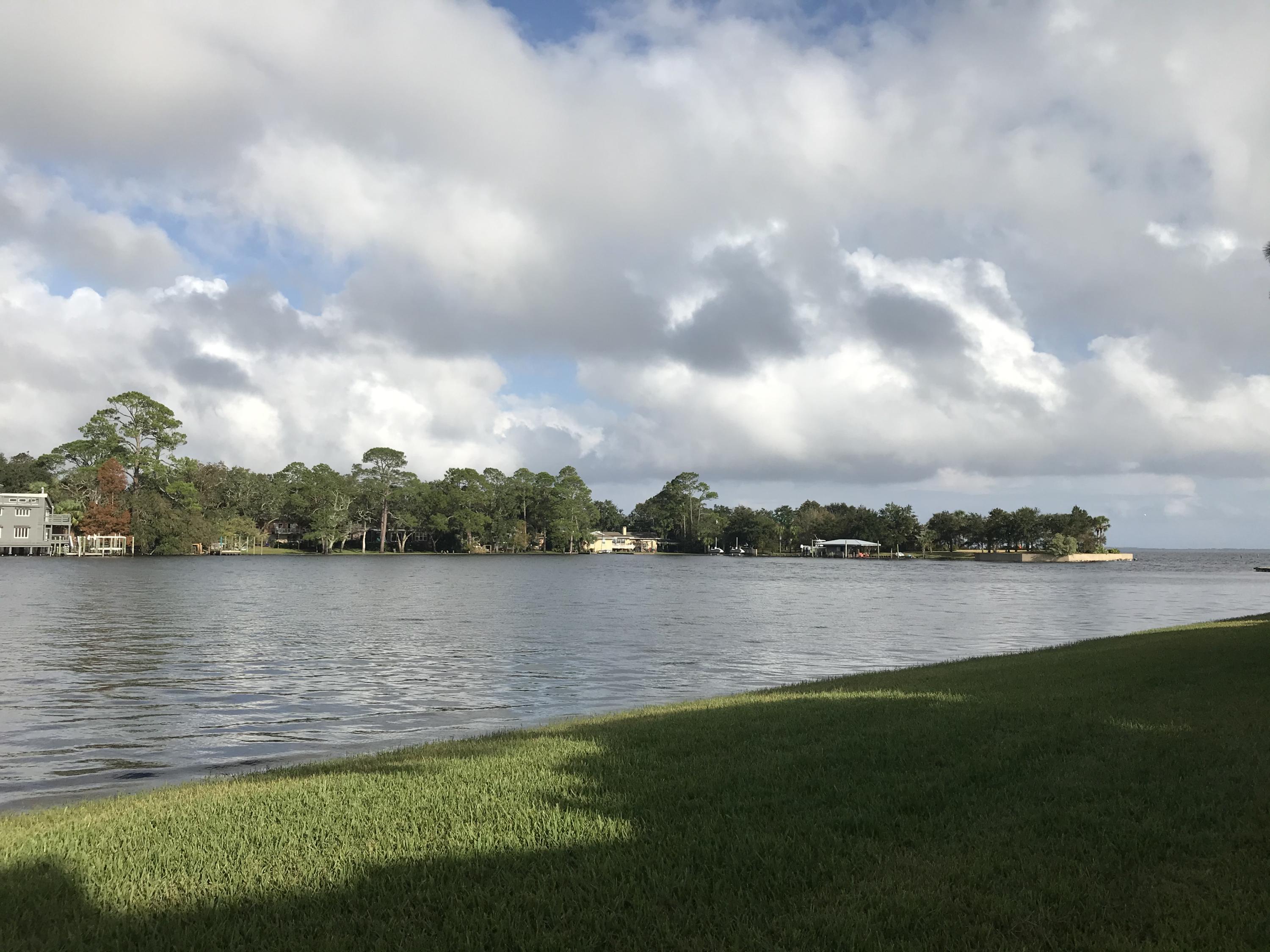 FINISTERRA CONDO - Residential