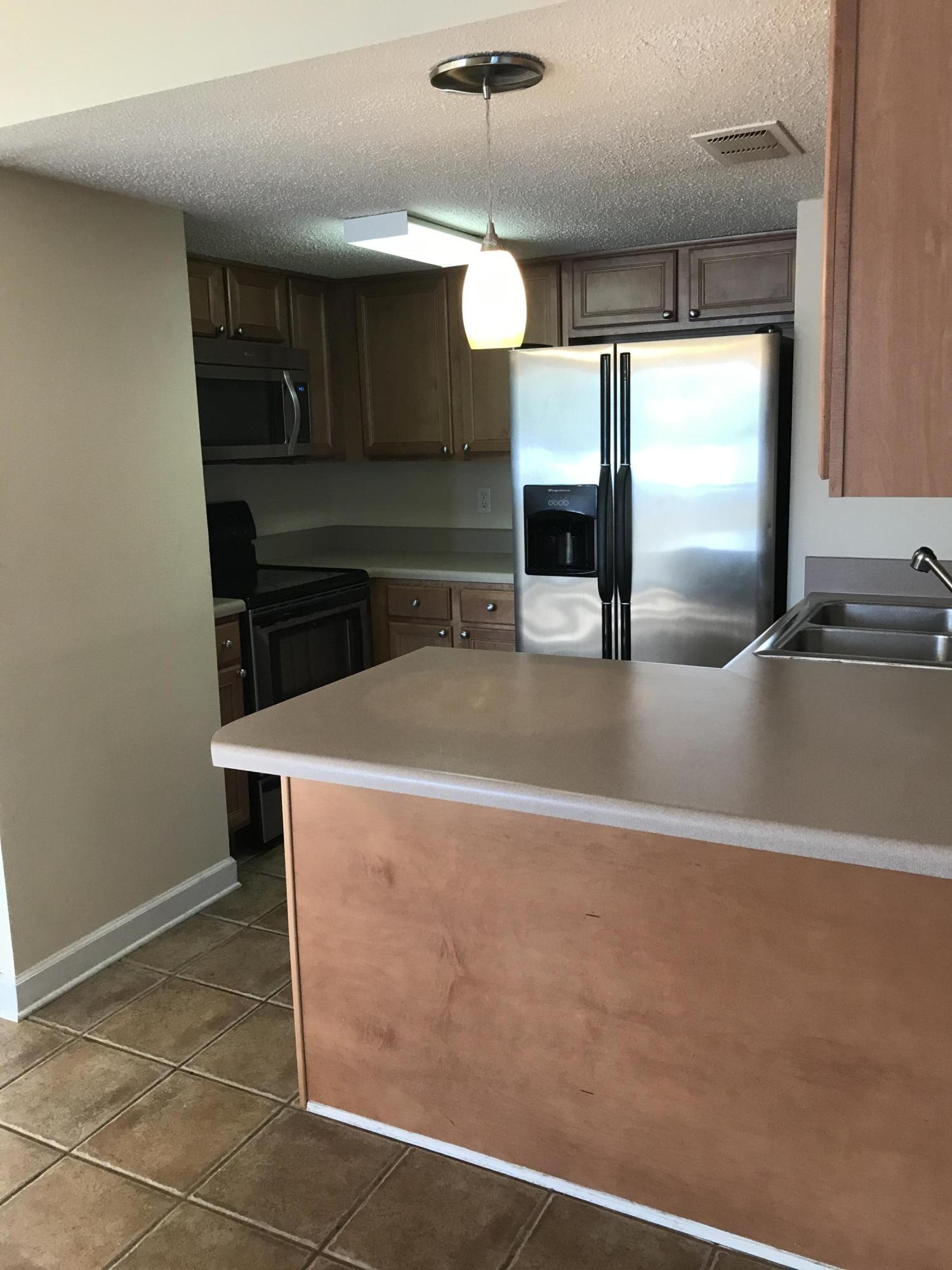 FINISTERRA CONDO - Residential