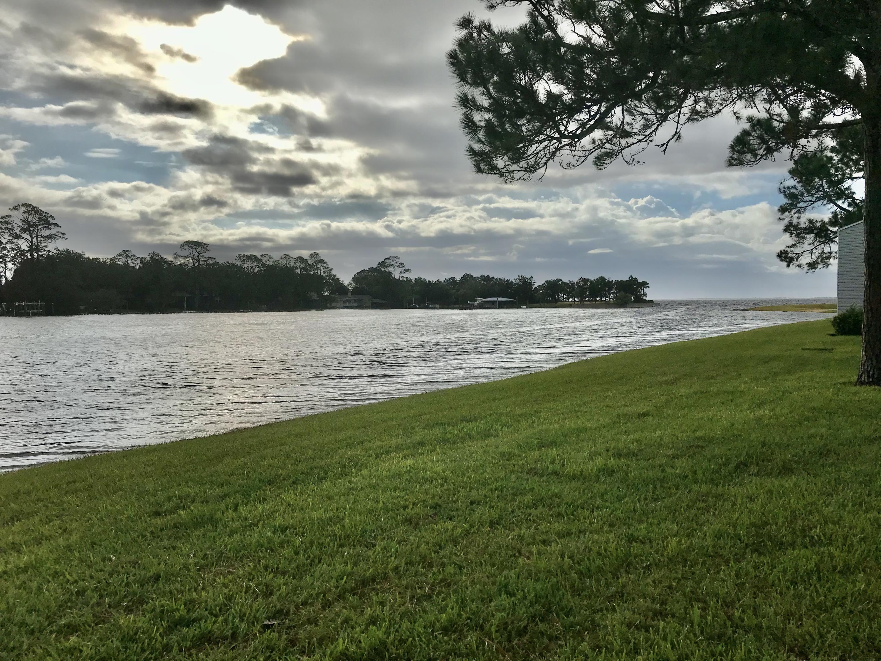 FINISTERRA CONDO - Residential