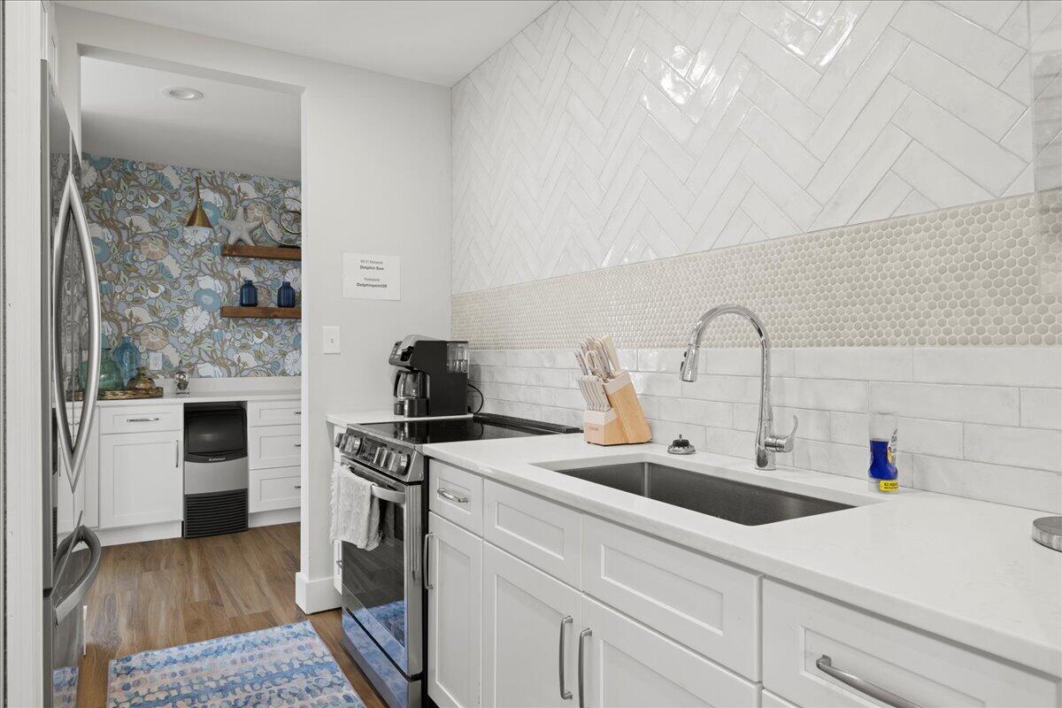 DOLPHIN POINT CONDO - Residential
