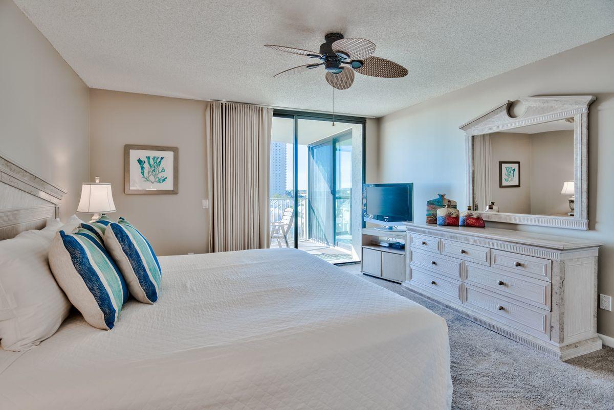 MAINSAIL CONDO PH 4 - Residential