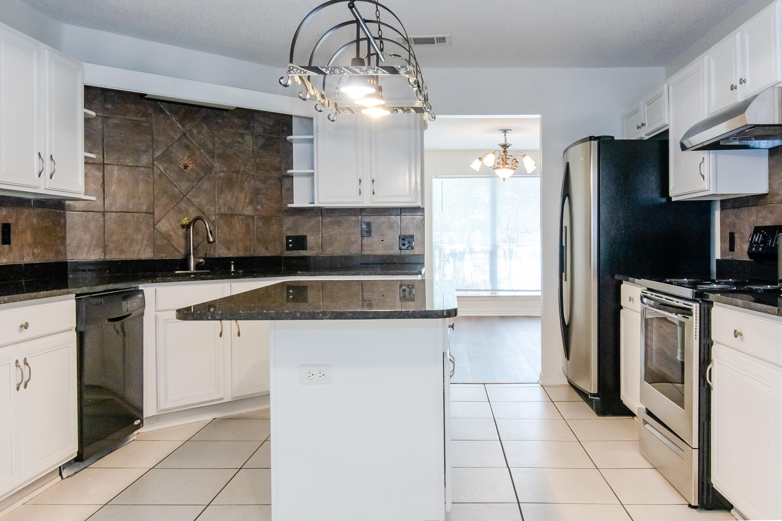 NORTHVIEW ESTATES 5TH ADDN - Residential Lease