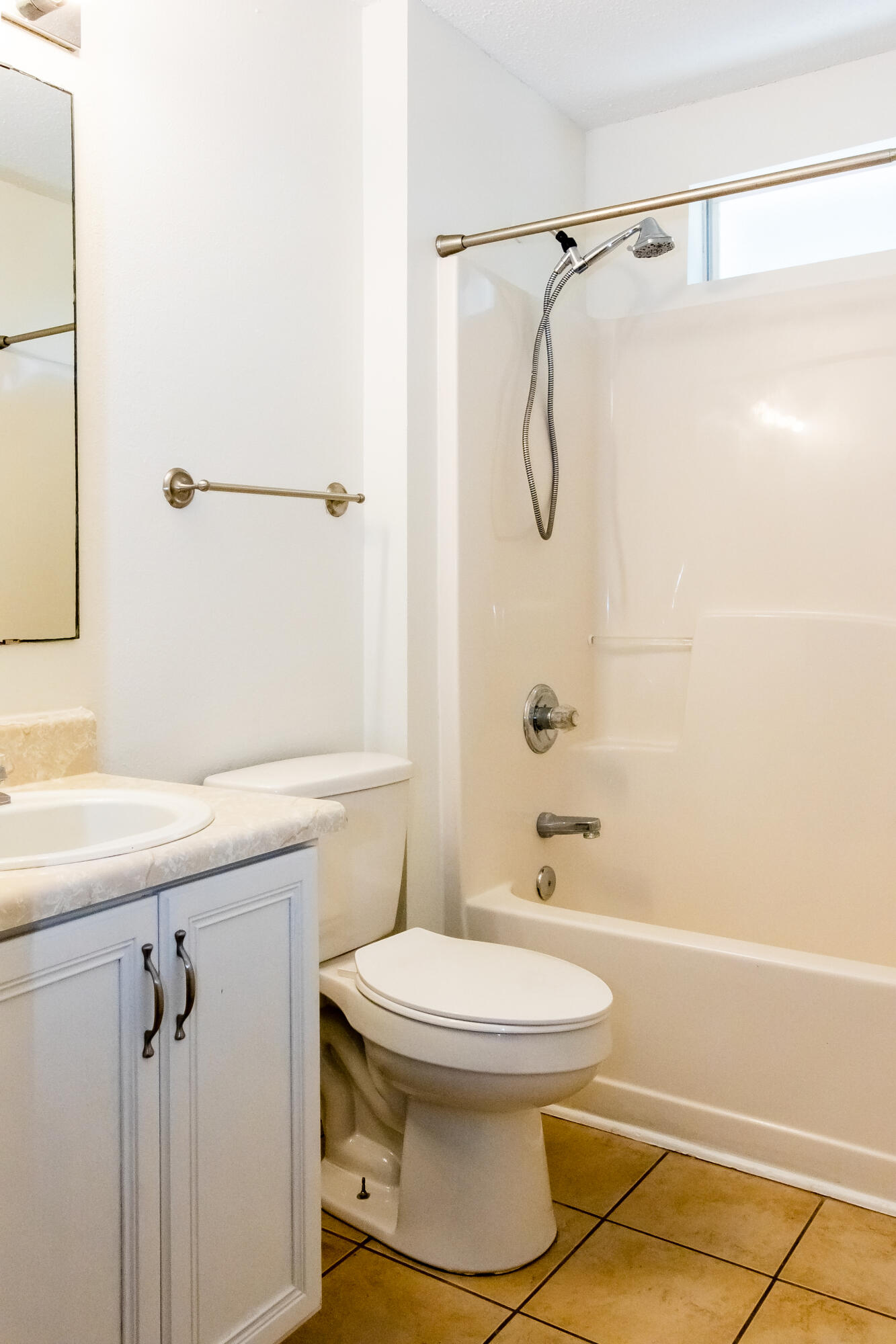 NORTHVIEW ESTATES 5TH ADDN - Residential Lease