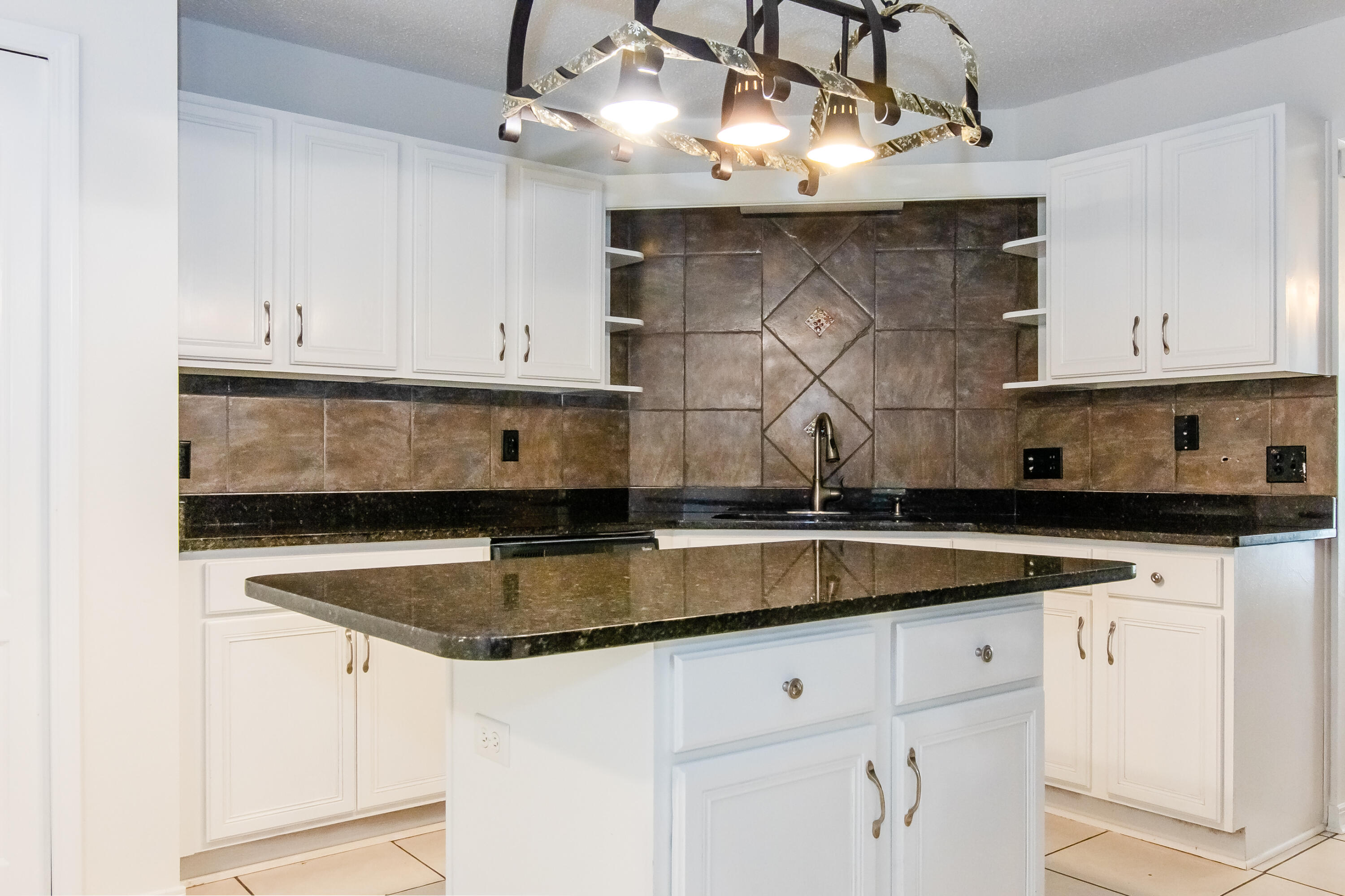 NORTHVIEW ESTATES 5TH ADDN - Residential Lease