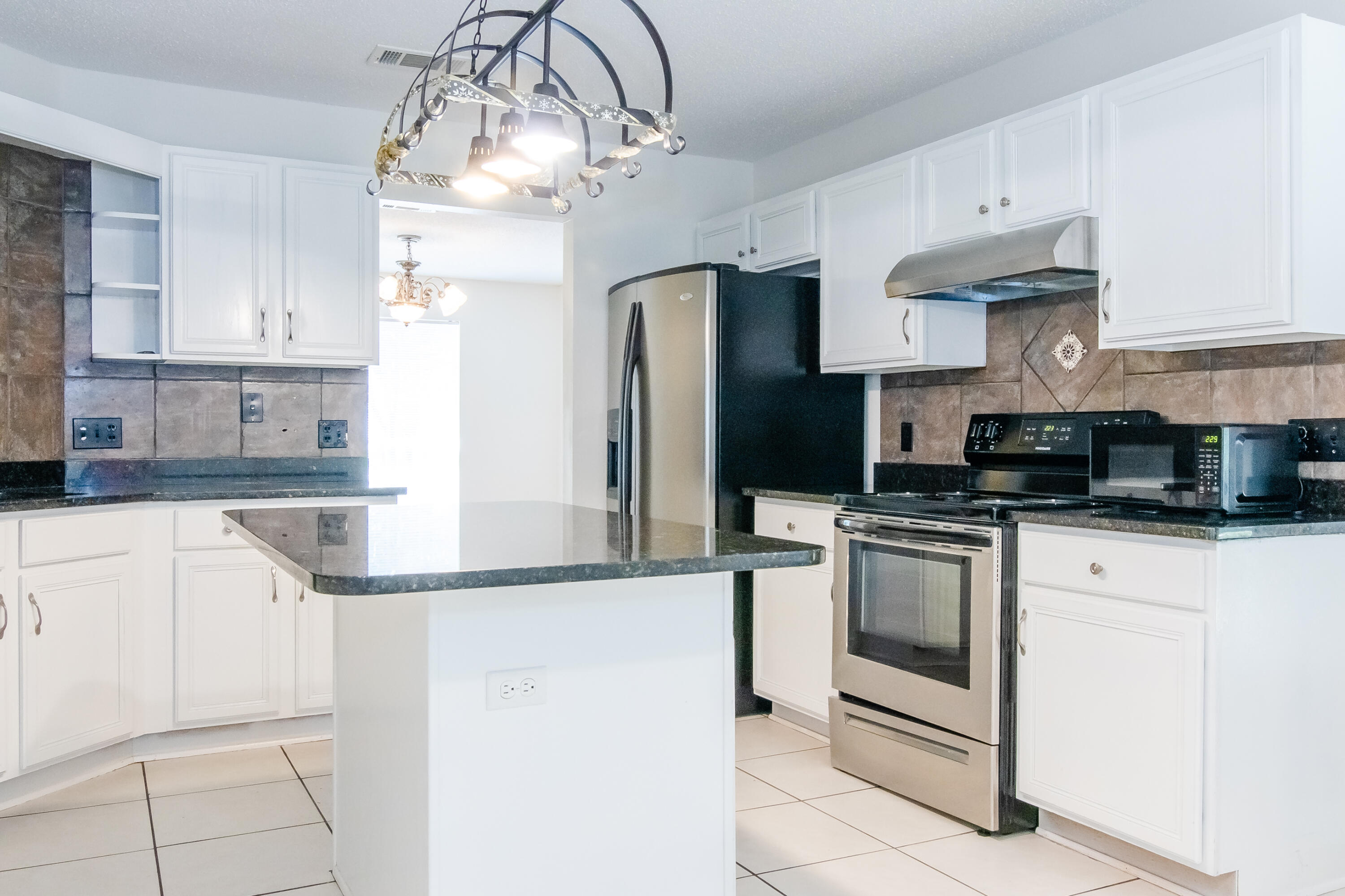 NORTHVIEW ESTATES 5TH ADDN - Residential Lease