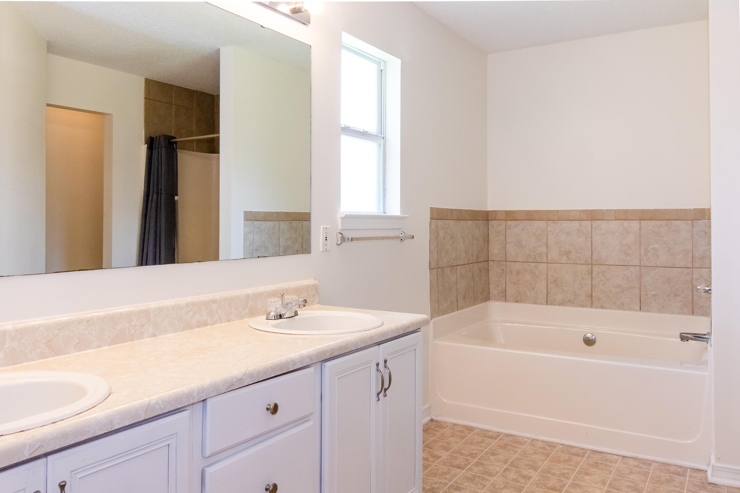 NORTHVIEW ESTATES 5TH ADDN - Residential Lease