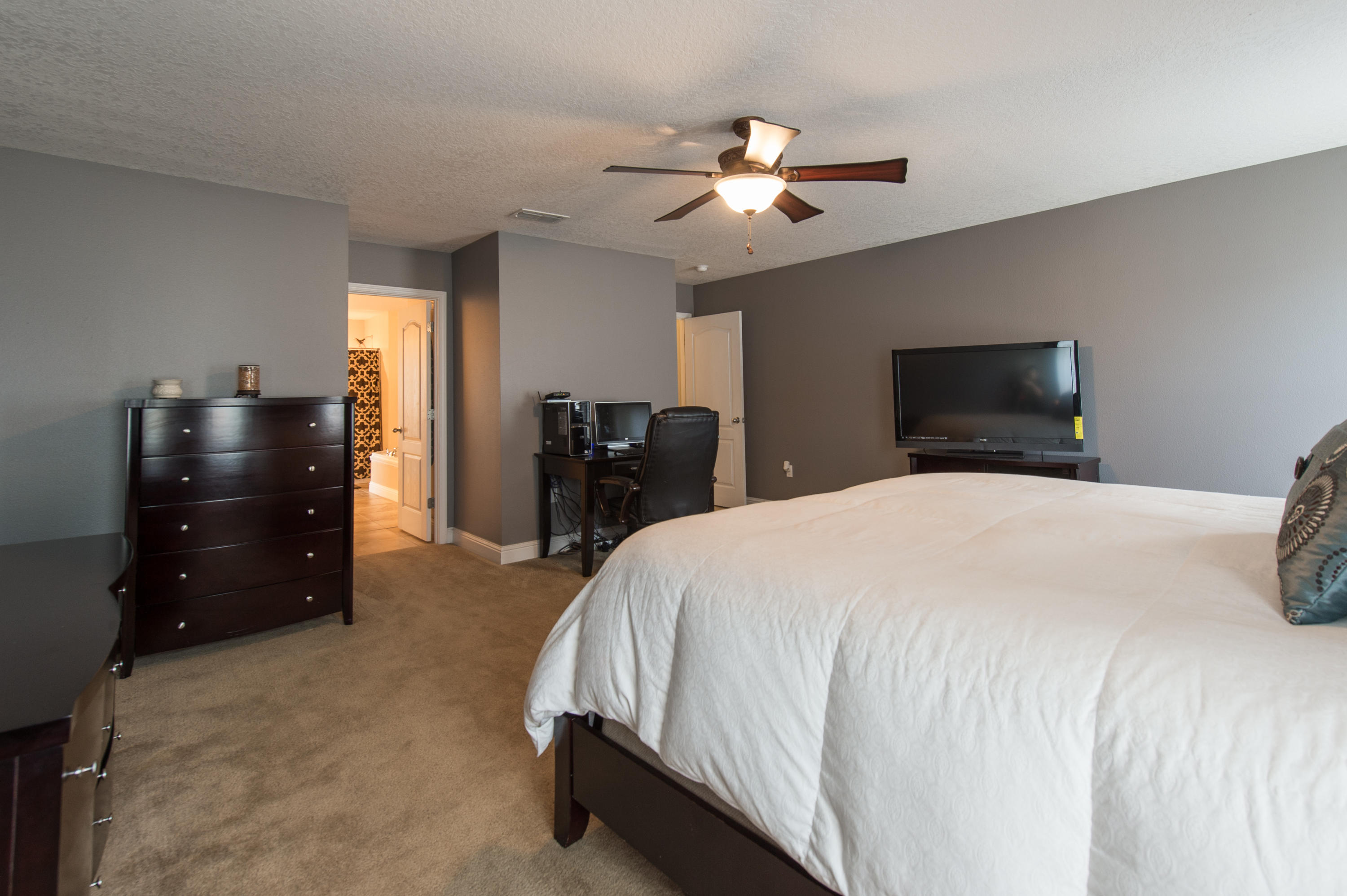 SILVER SPRINGS EST - Residential