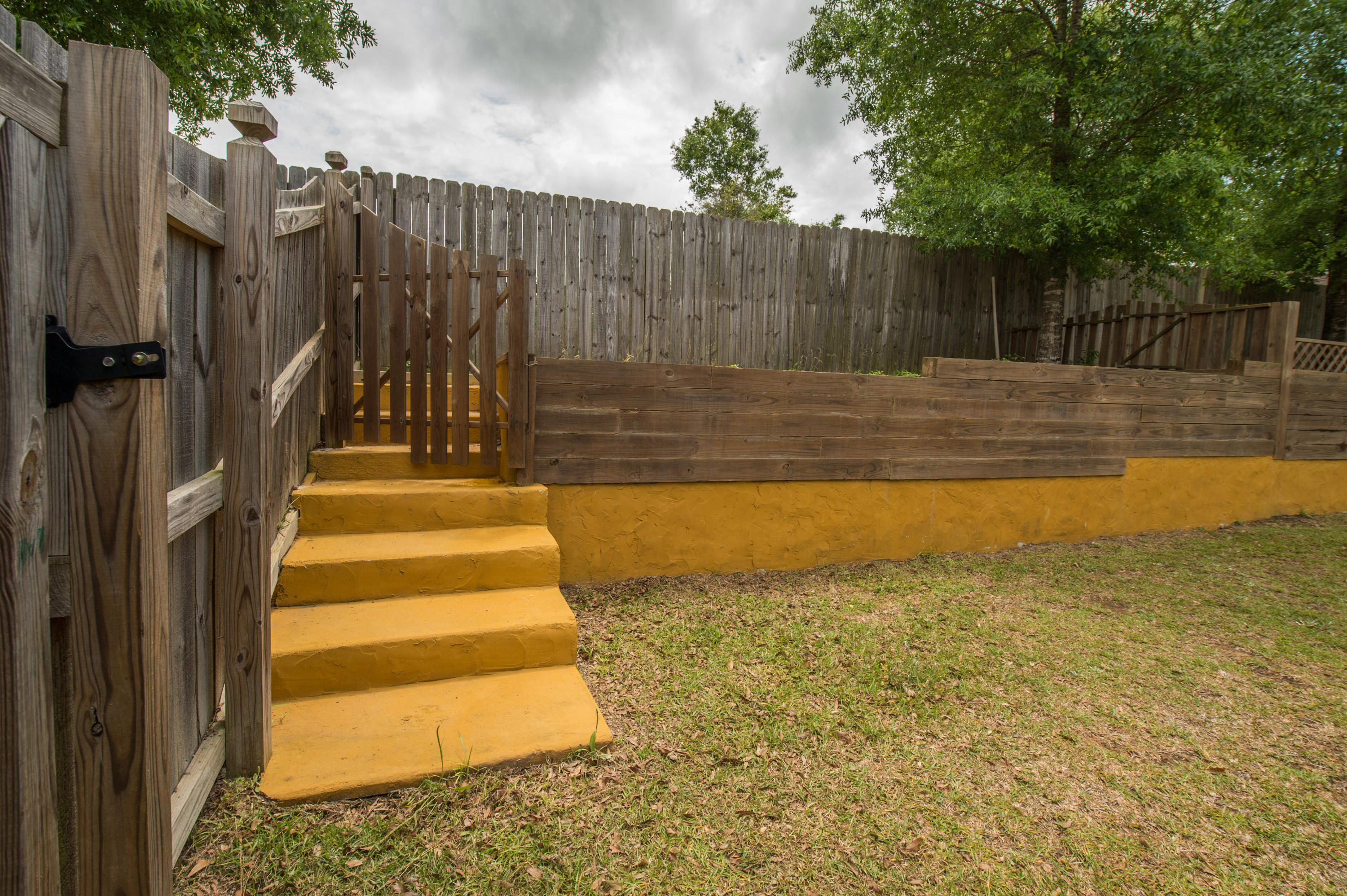 SILVER SPRINGS EST - Residential