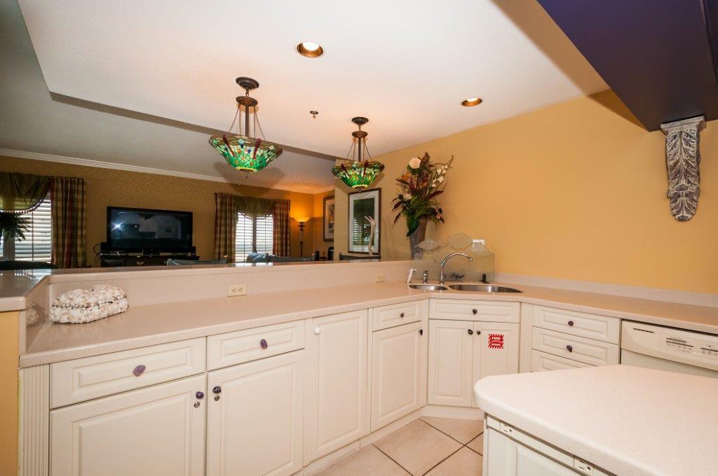 DESTIN TOWERS CONDO - Residential