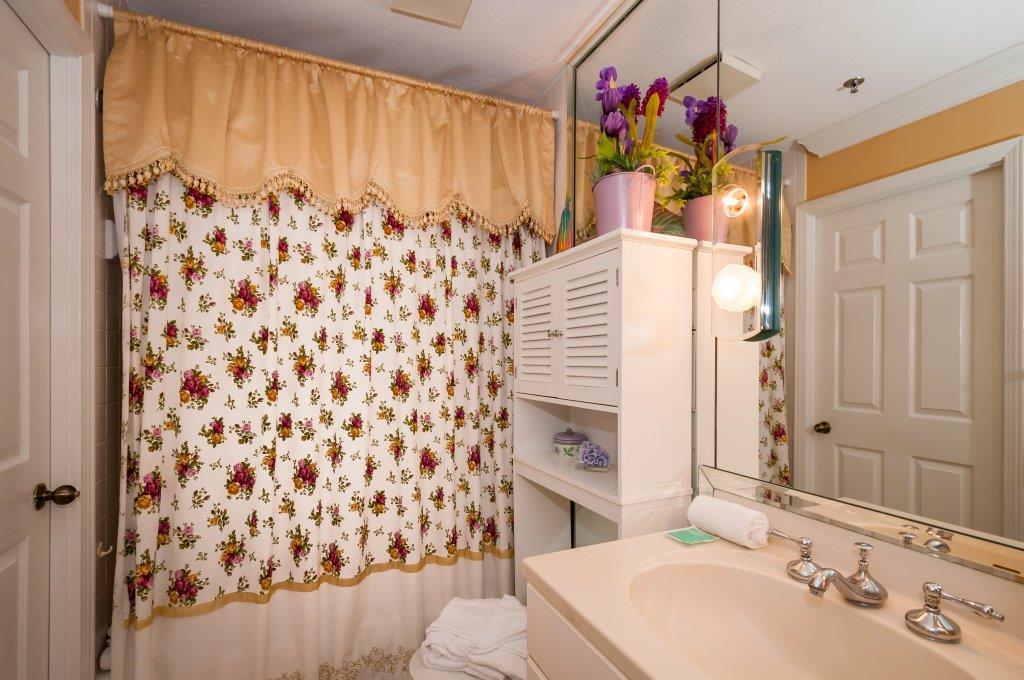 DESTIN TOWERS CONDO - Residential