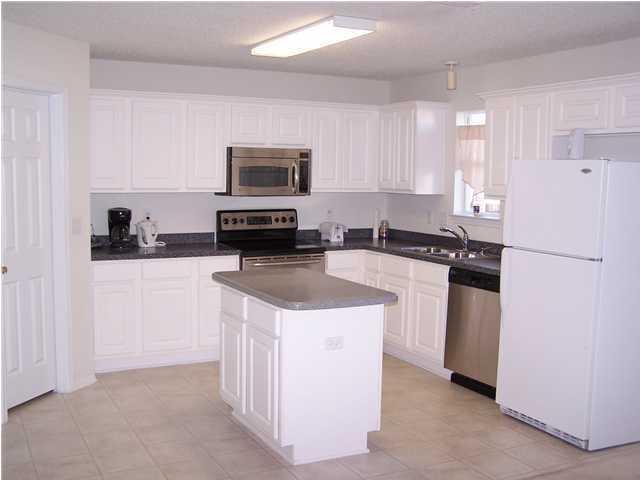 REDSTONE ESTATES - Residential Lease