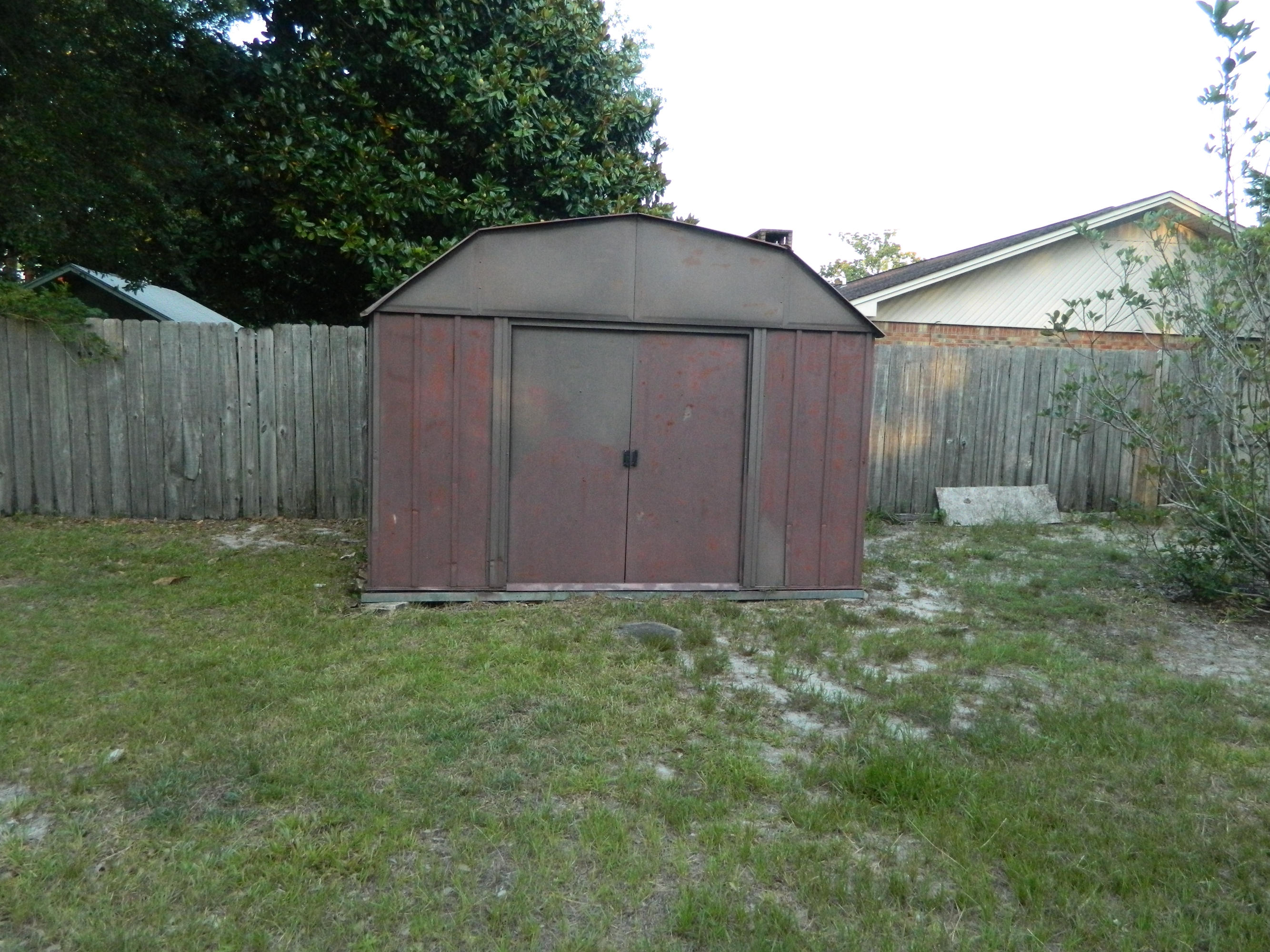 PINEWOOD ESTATES - Residential