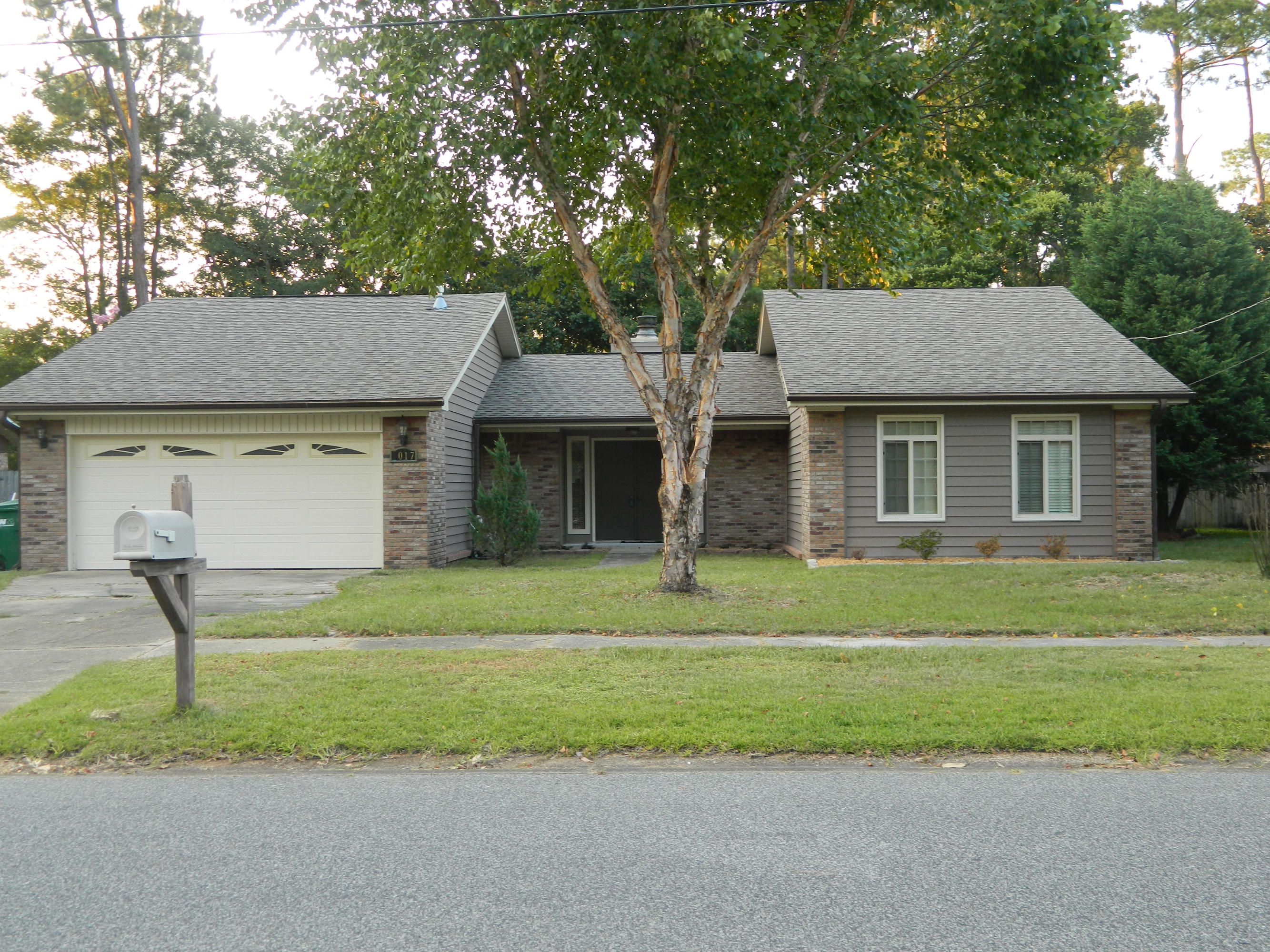 PINEWOOD ESTATES - Residential