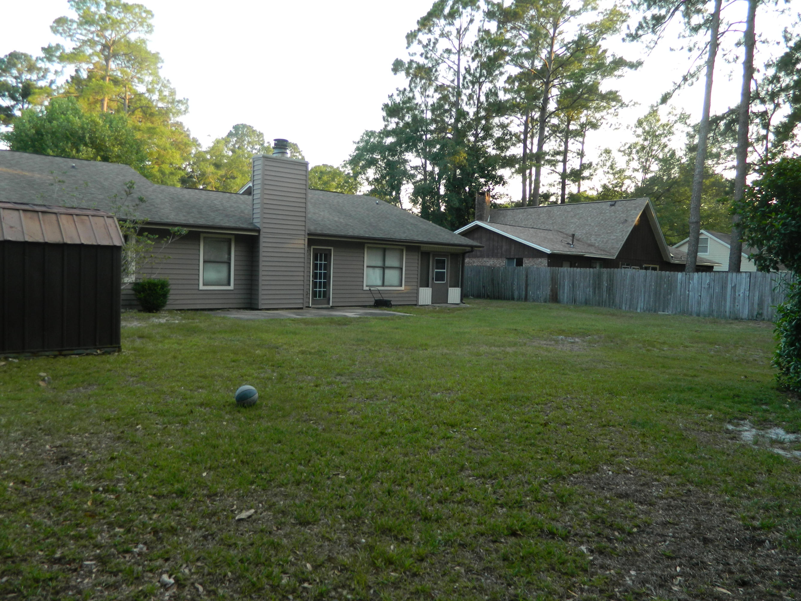 PINEWOOD ESTATES - Residential