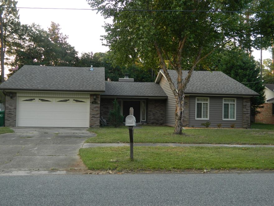 Looking for a great home in a quiet neighborhood with sidewalks? Look NO MORE!! In the Heart of Niceville this renovated home (from the inside out) is what you are looking for. Renovations include All NEW Kitchen with Quartz counter, solid surface sink, custom maple cabinet with custom back splash, tile floors and an OPEN floor concept. The sunk-in-living room features a gas fireplace, tile flooring and a built in Quartz desk. Seller upgraded baths, exterior siding, plumbing, light fixtures and so much more. Add this to your must see list View the feature list for the complete list of upgrades and improvements.