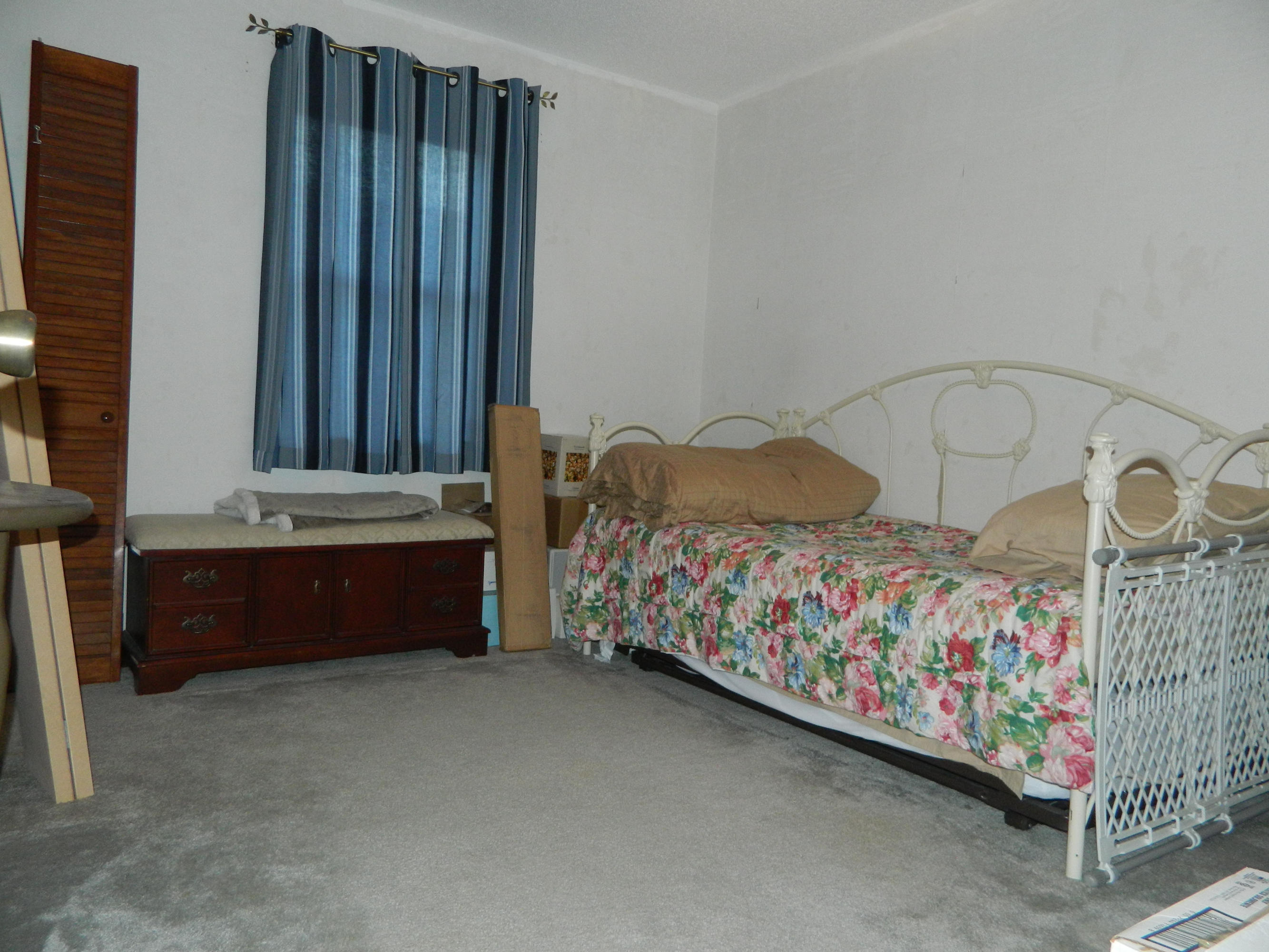 PINEWOOD ESTATES - Residential