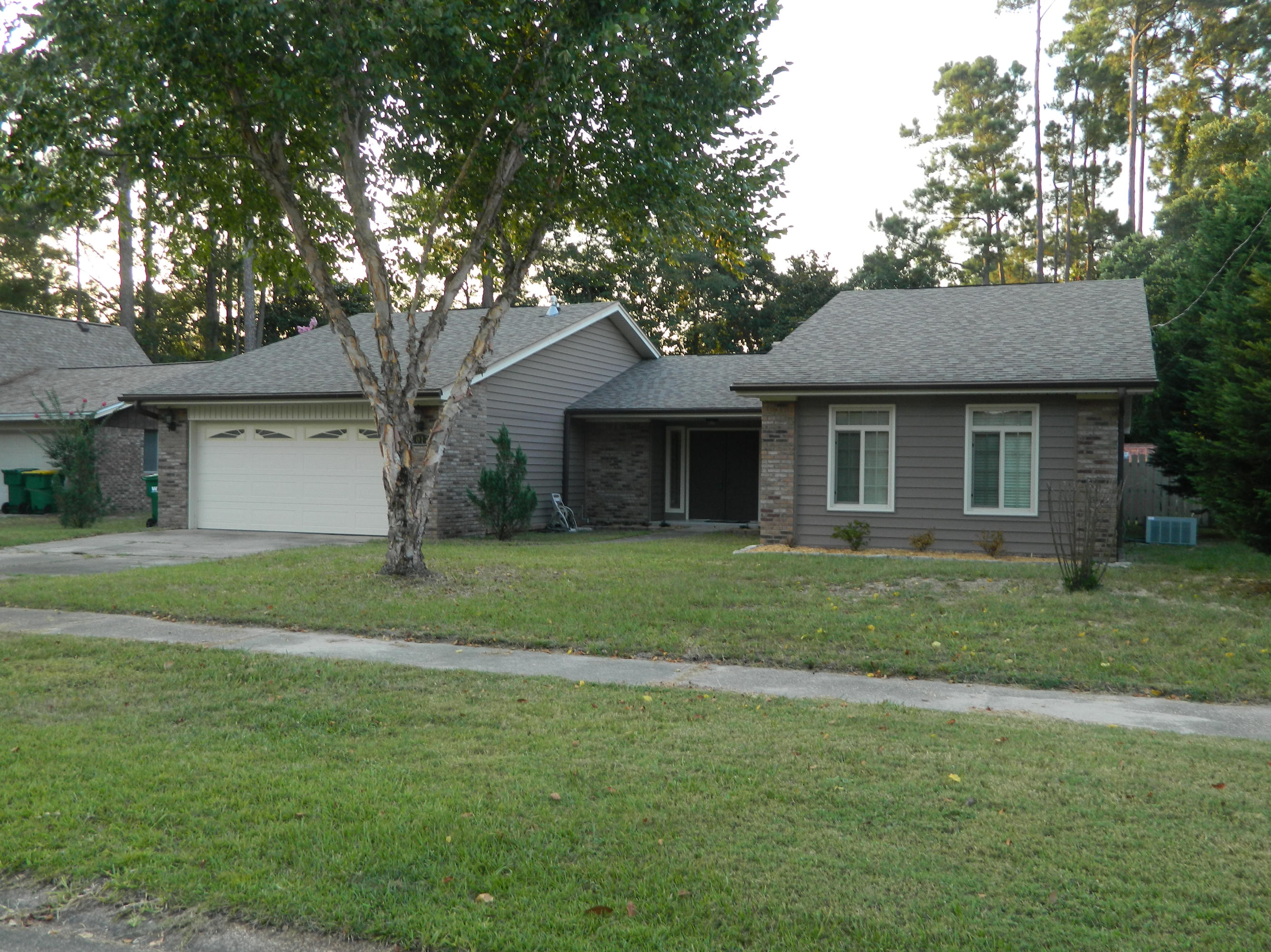 PINEWOOD ESTATES - Residential