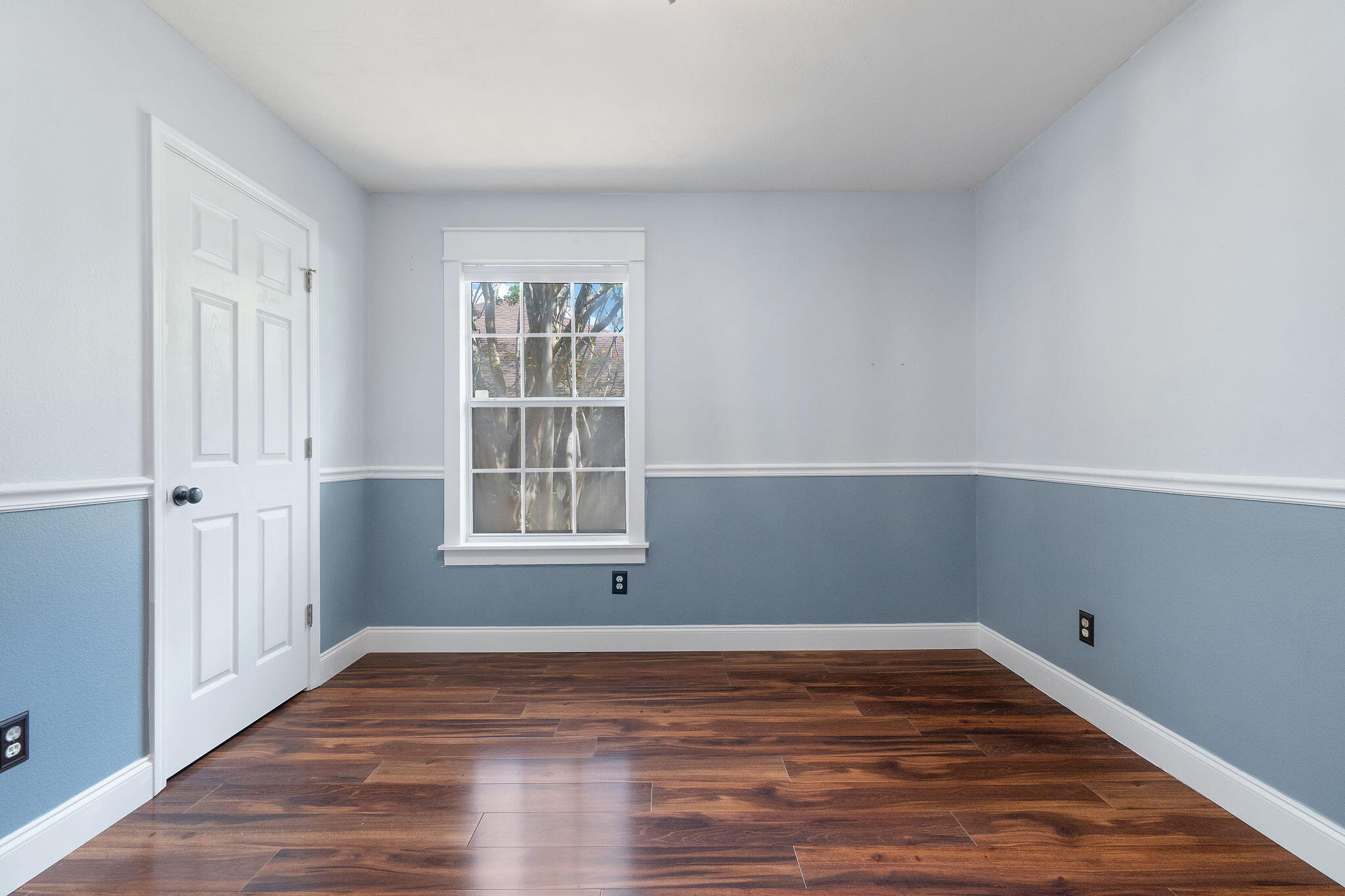 COUNTRY BREEZE EAST - Residential