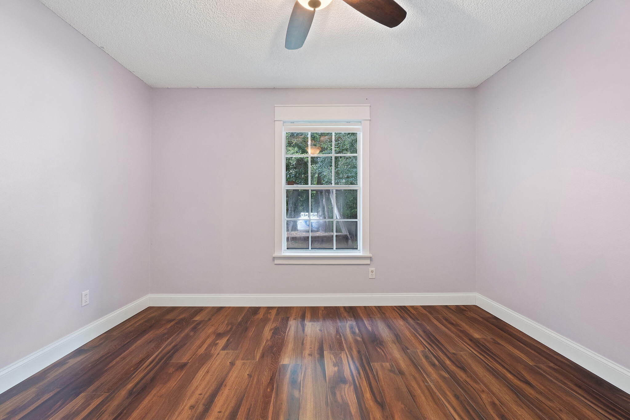 COUNTRY BREEZE EAST - Residential