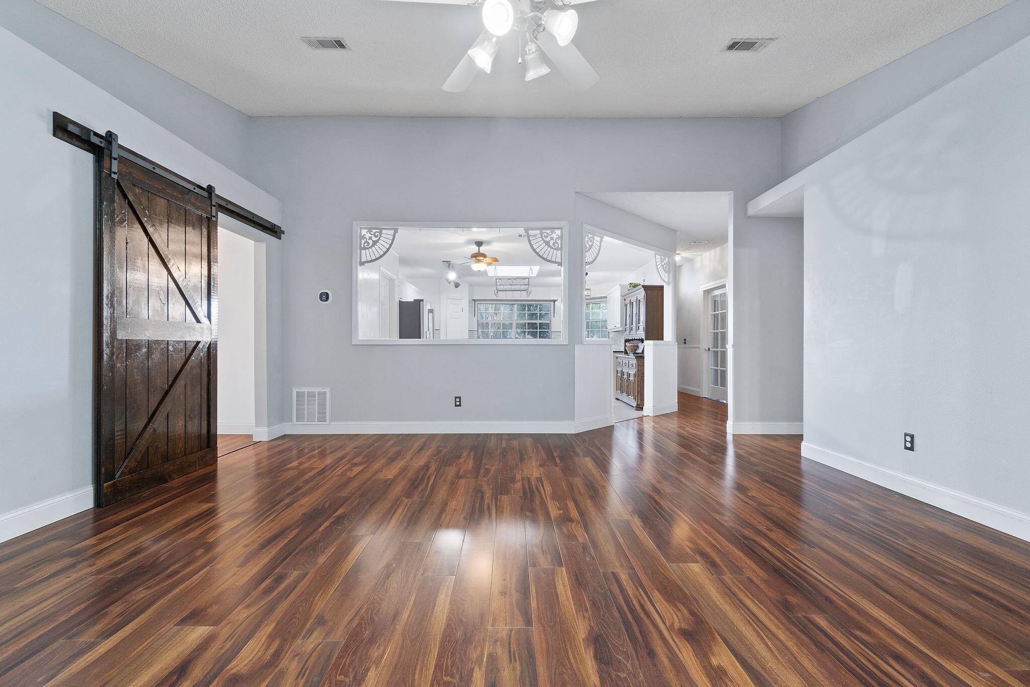 COUNTRY BREEZE EAST - Residential