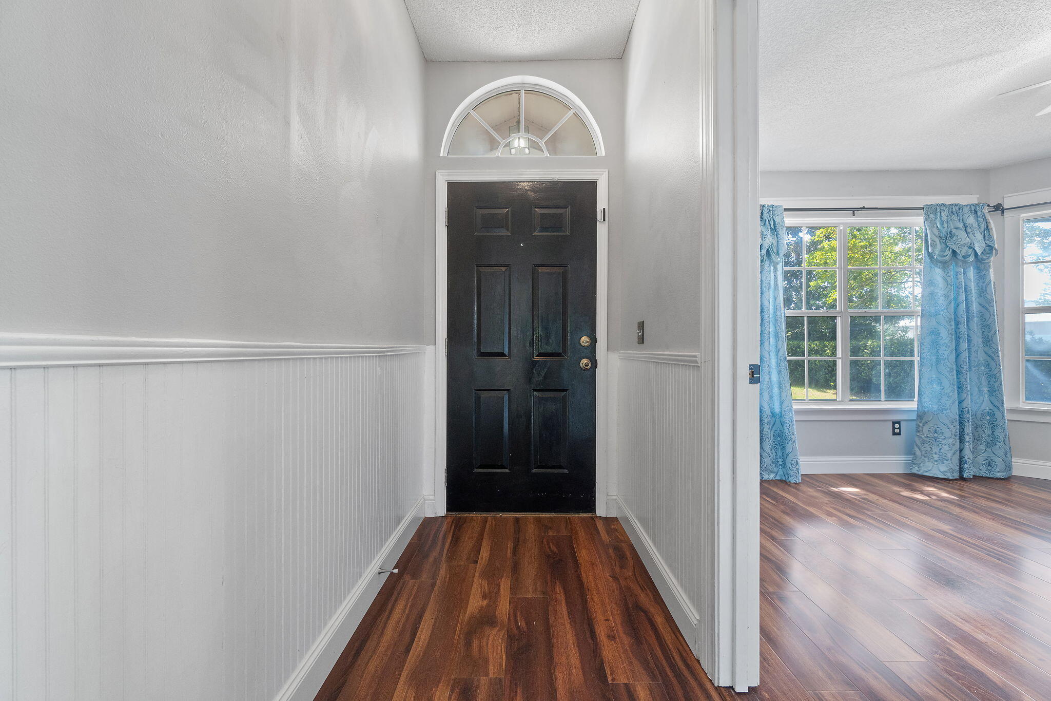 COUNTRY BREEZE EAST - Residential