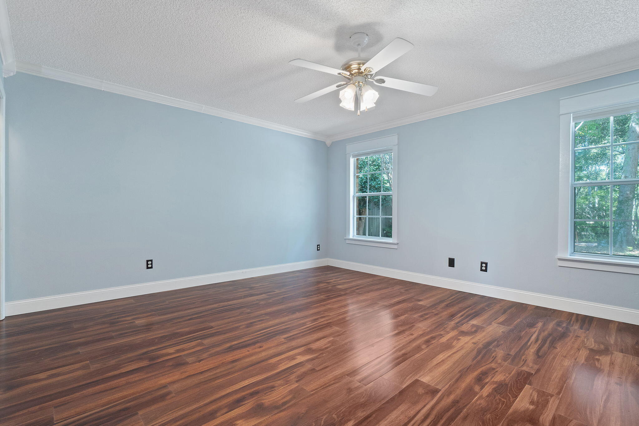 COUNTRY BREEZE EAST - Residential