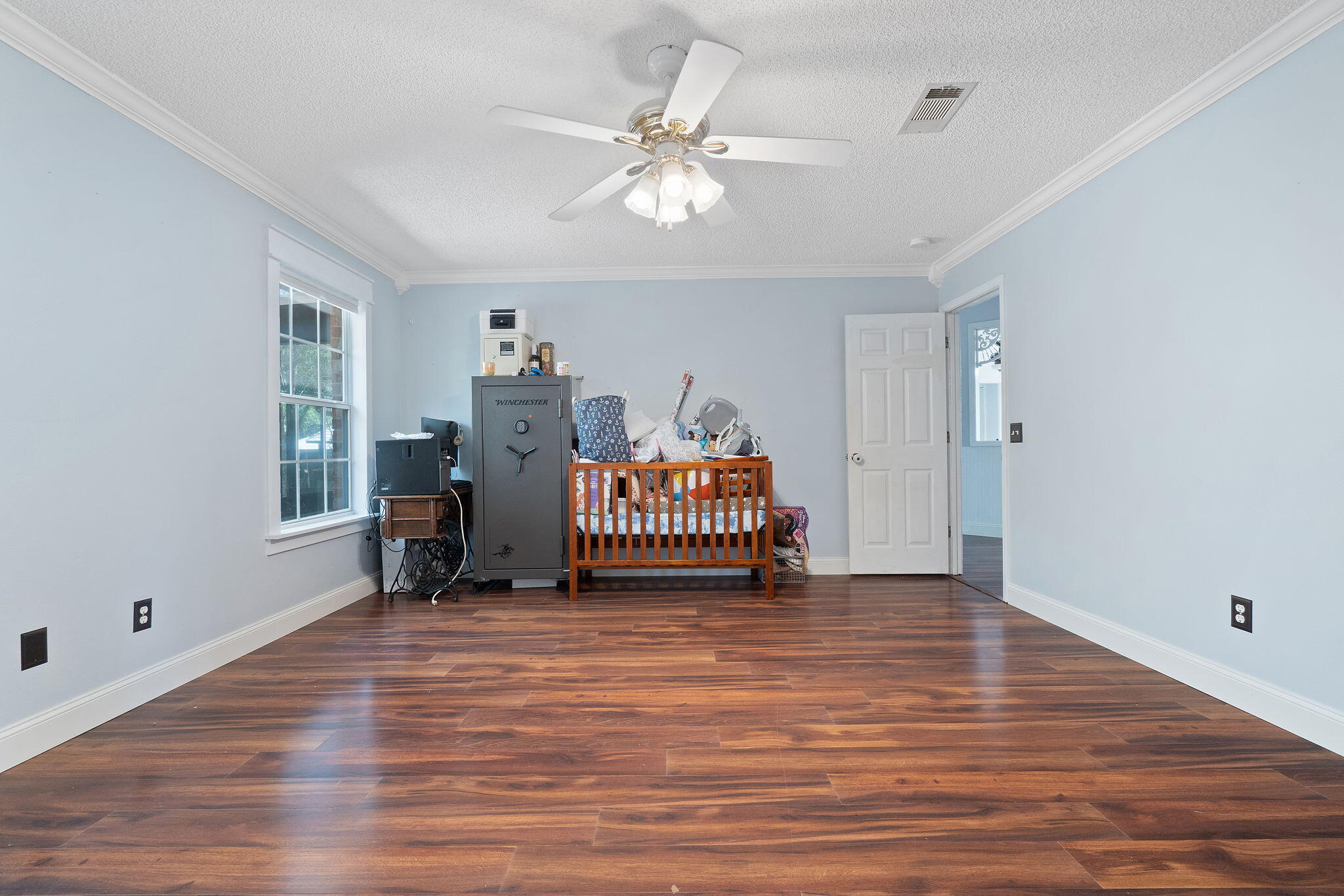 COUNTRY BREEZE EAST - Residential