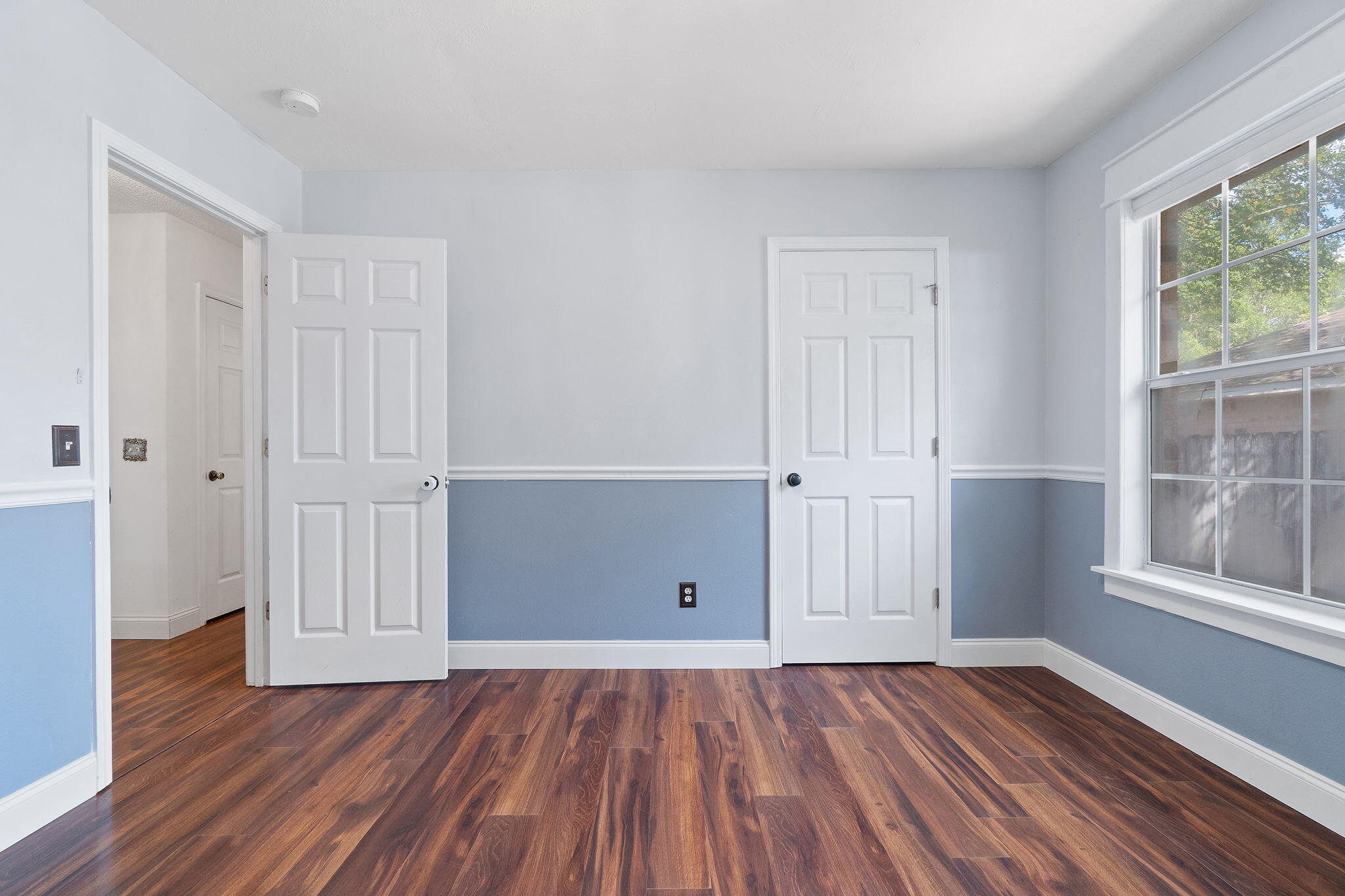 COUNTRY BREEZE EAST - Residential