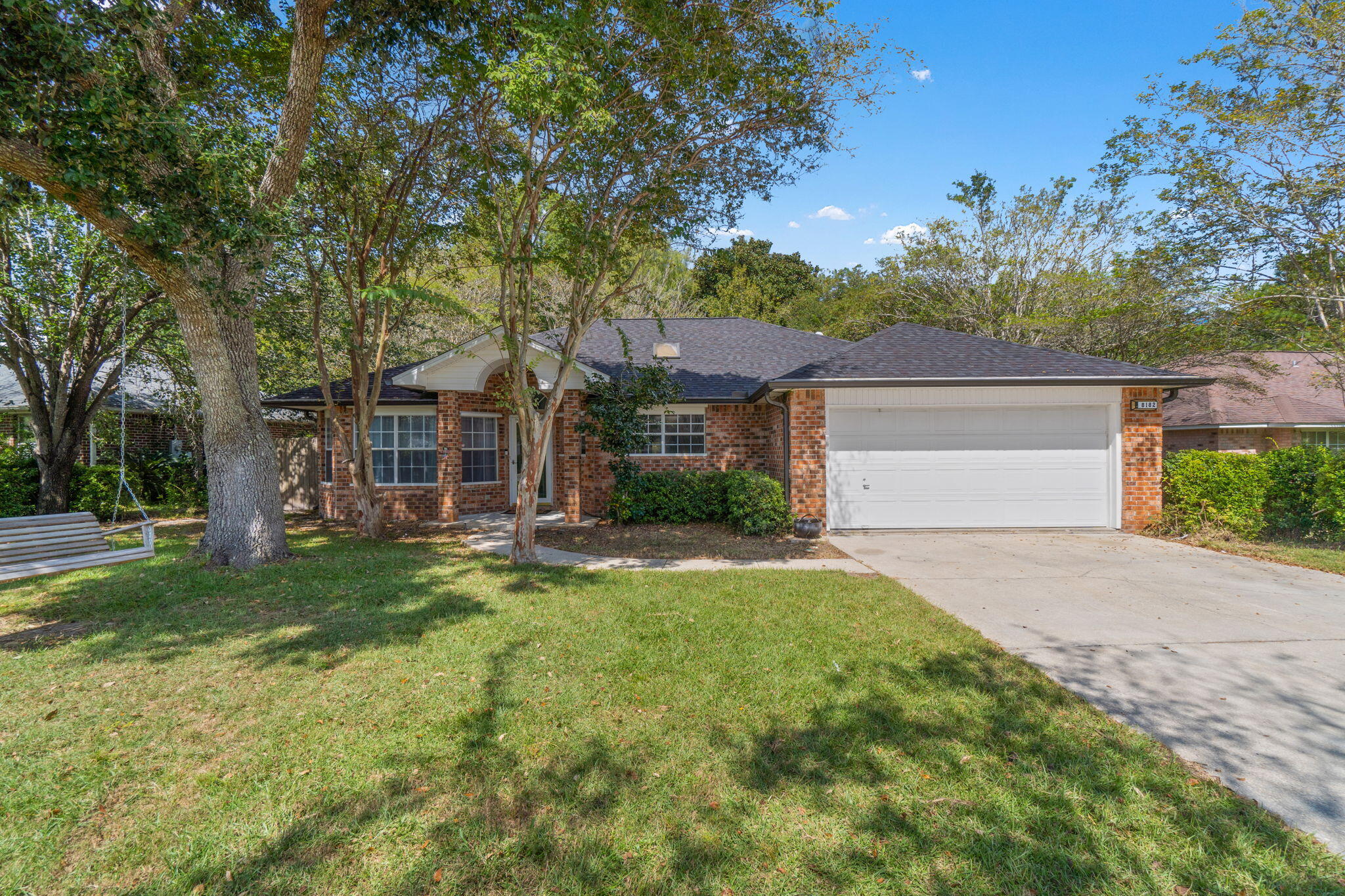 COUNTRY BREEZE EAST - Residential